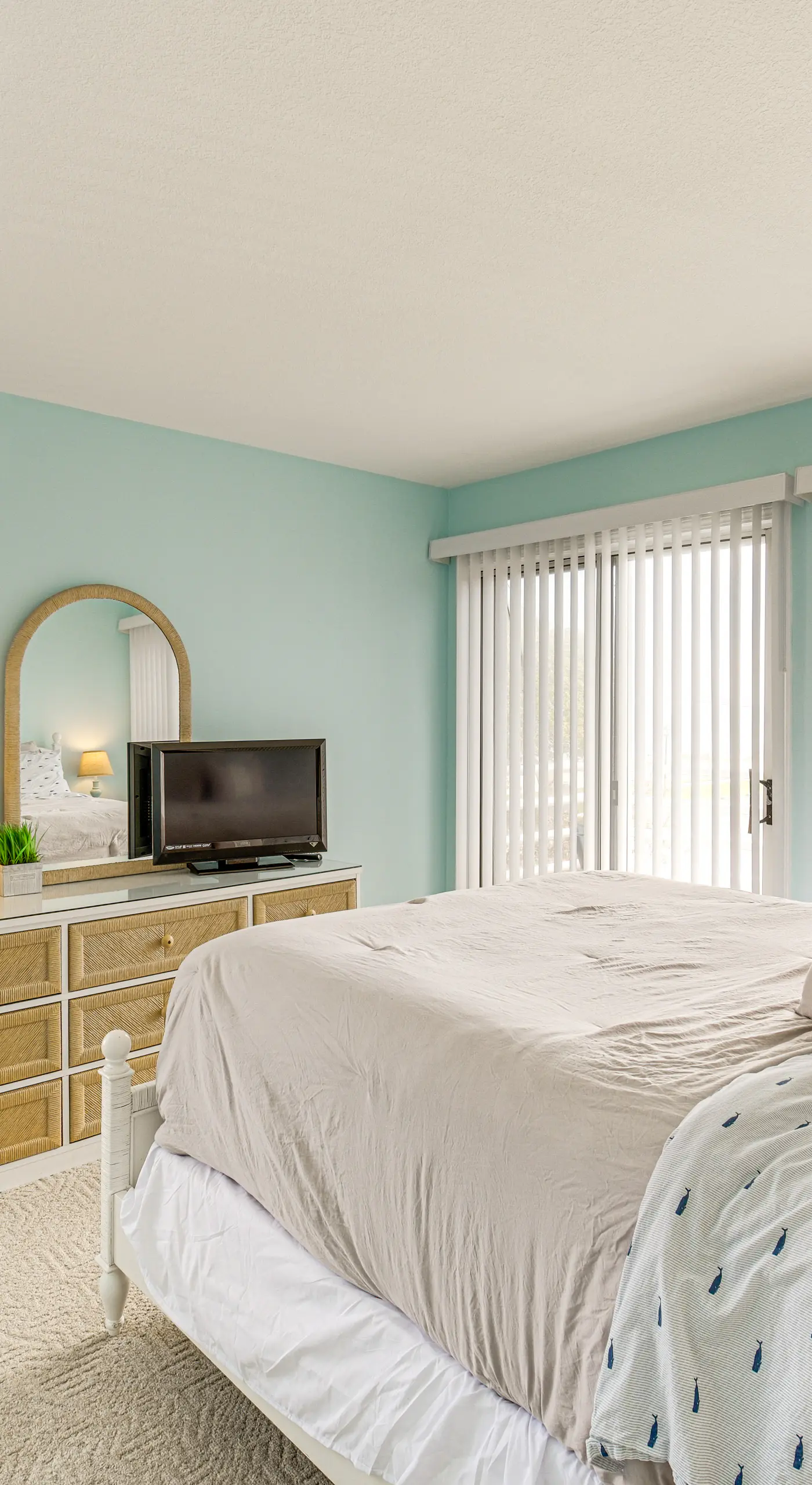 1 Mi to Ferry: Port Clinton Condo w/ Beach View!