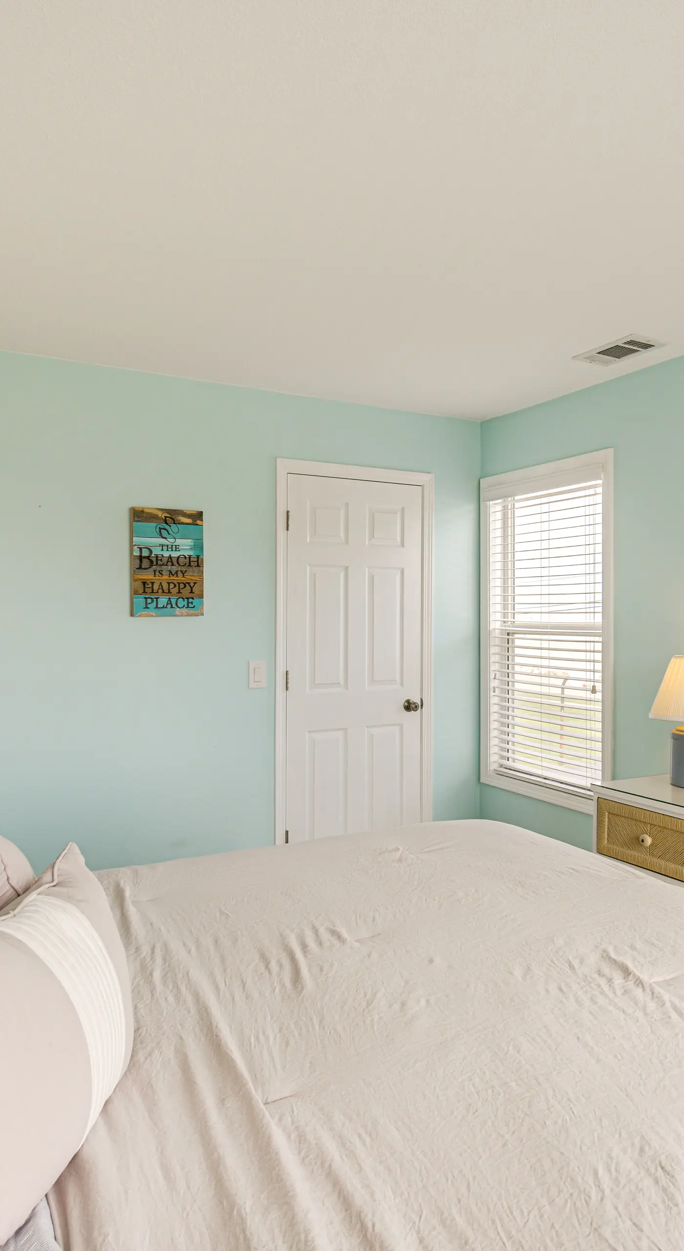 1 Mi to Ferry: Port Clinton Condo w/ Beach View!