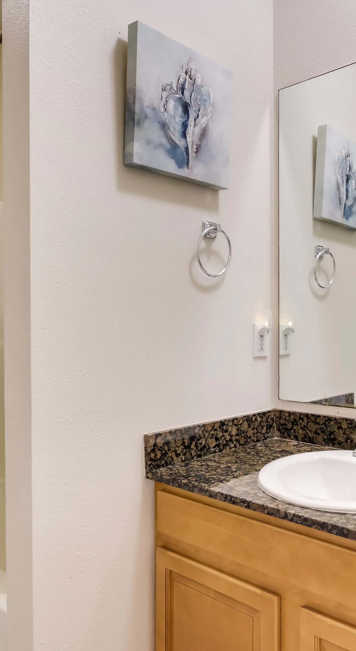 Walk to Beach: Gulfport Retreat w/ Patio