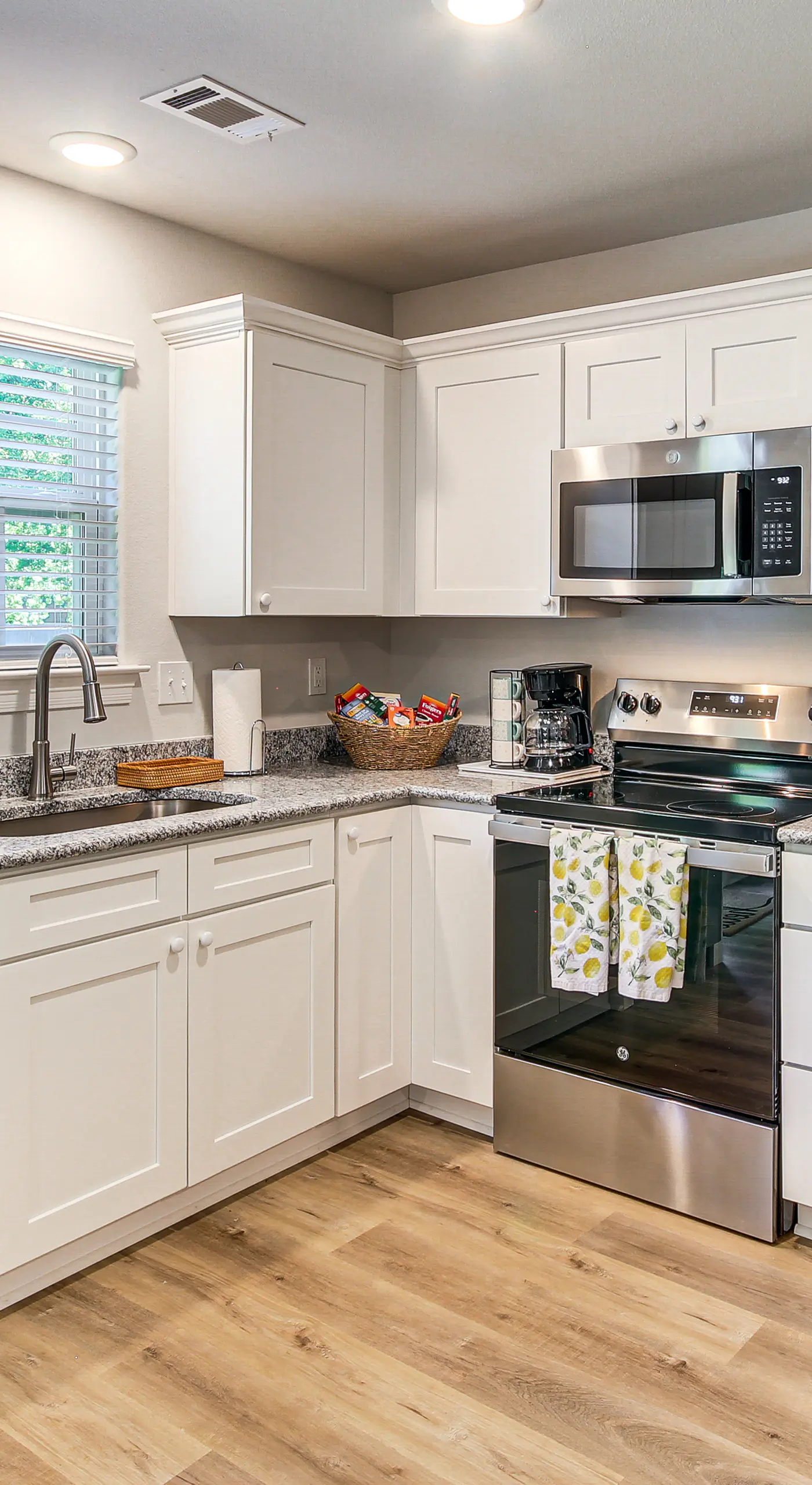 < 1 Mi to Beach! Family-Friendly Gulfport Retreat