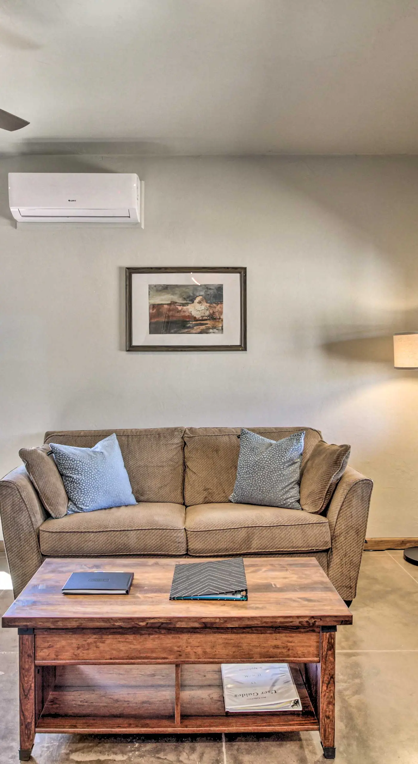 Cozy Elgin Casita w/ Gas Grill: Pets Welcome!