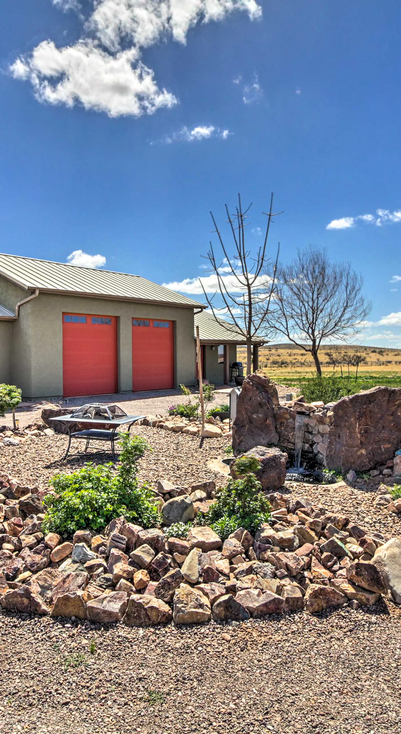 Cozy Elgin Casita w/ Gas Grill: Pets Welcome!
