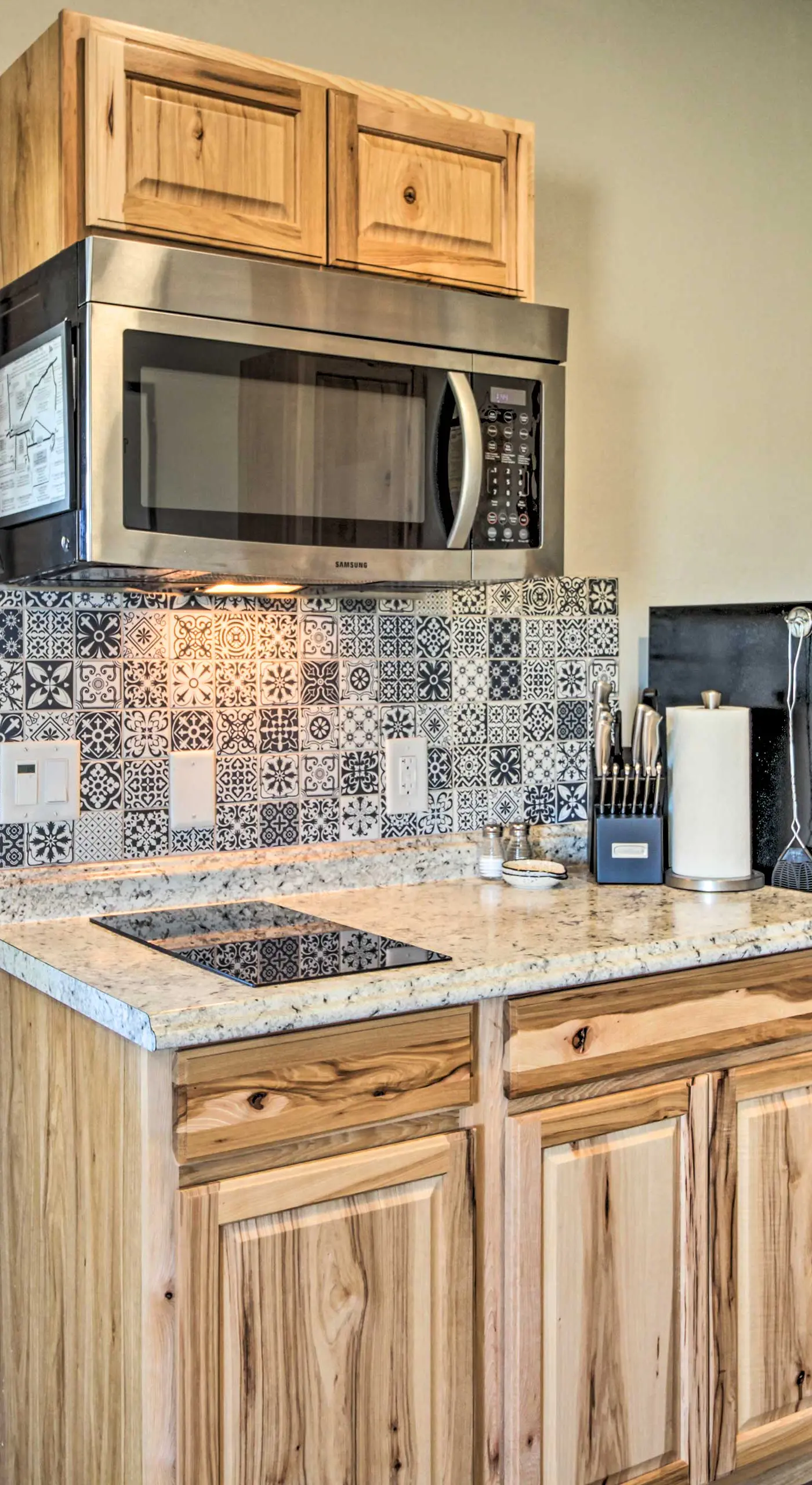 Cozy Elgin Casita w/ Gas Grill: Pets Welcome!