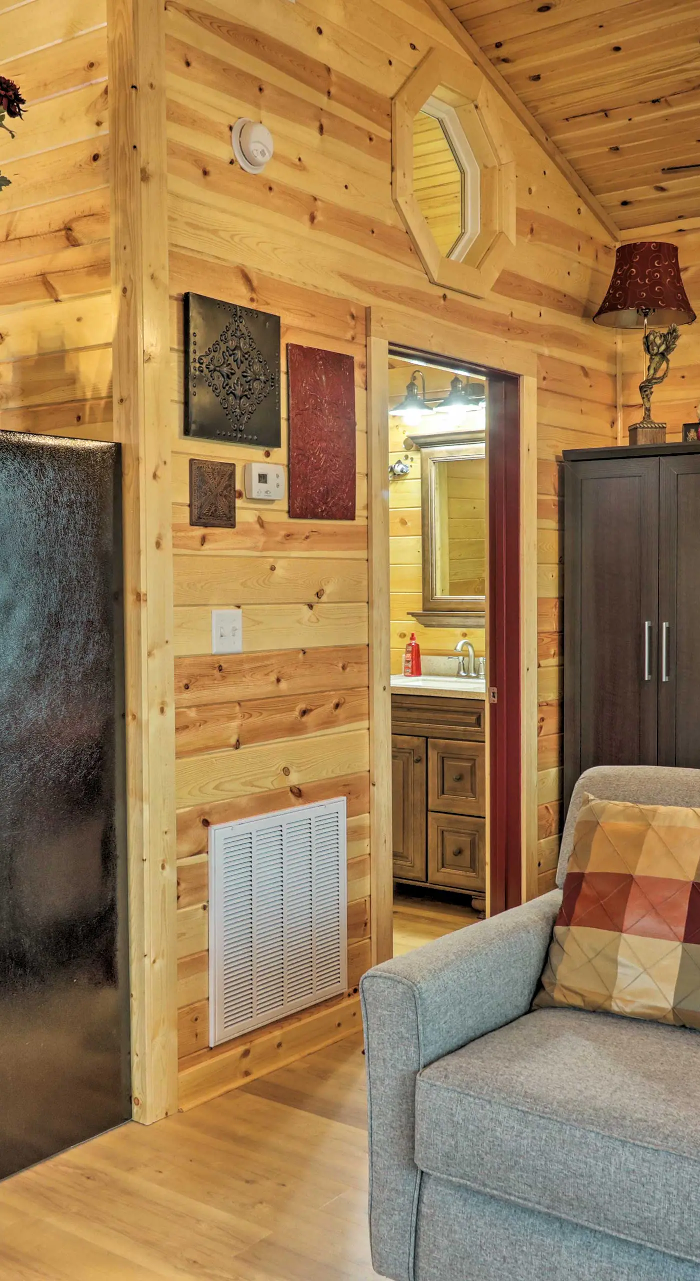 Cozy Heber Springs Cabin w/ Deck & Dock!