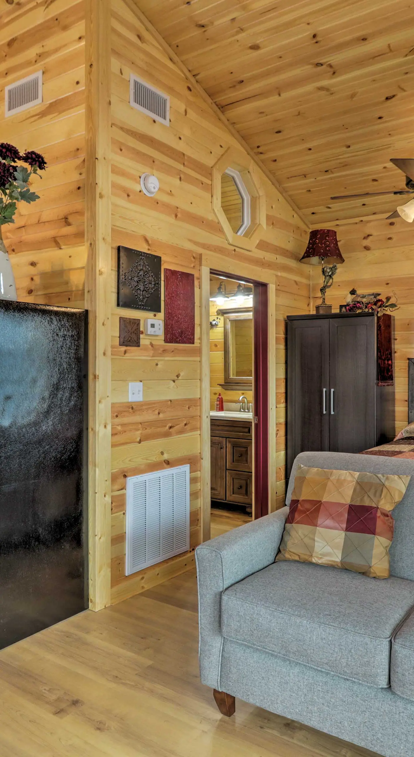 Cozy Heber Springs Cabin w/ Deck & Dock!