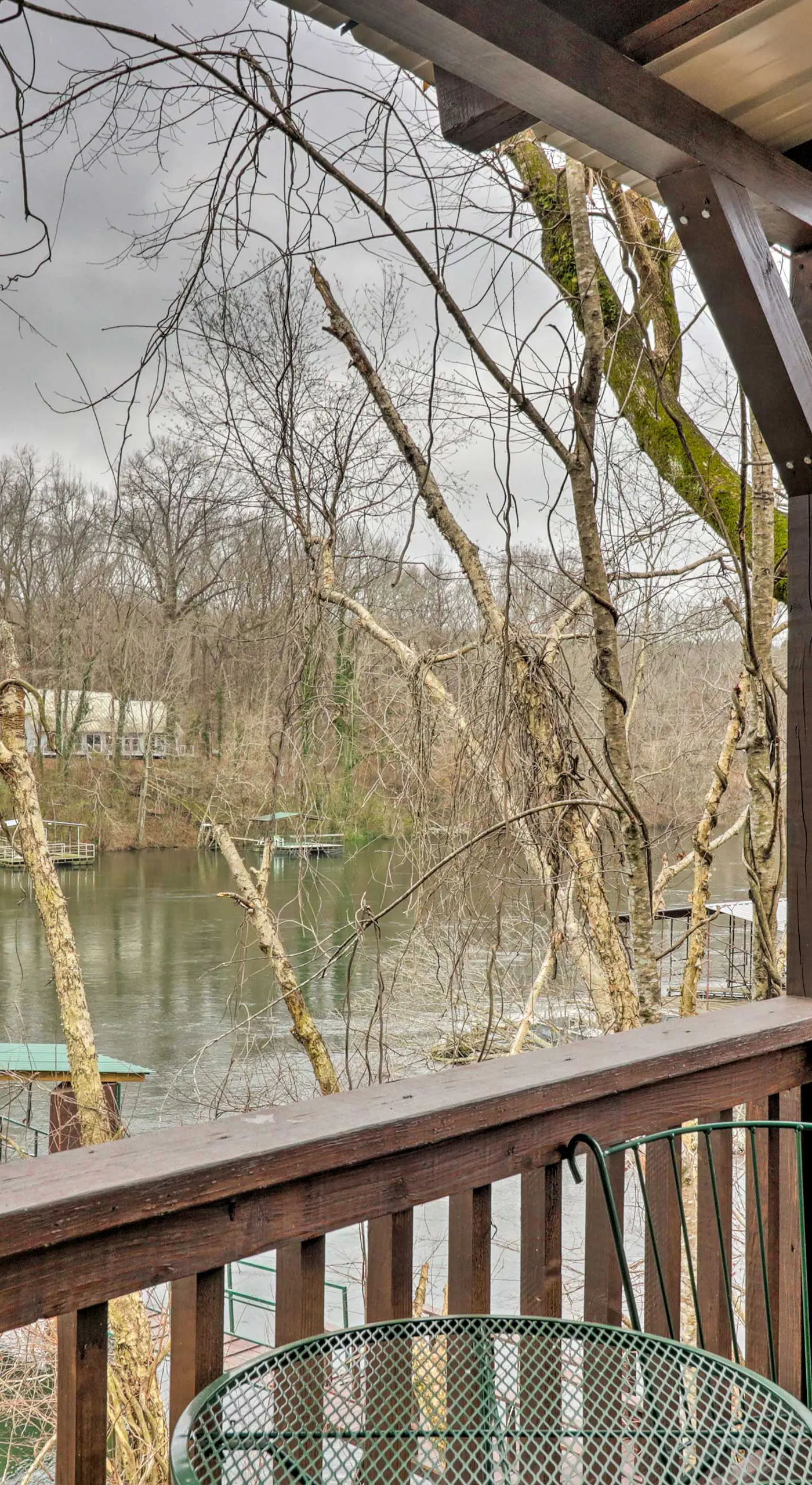 Cozy Heber Springs Cabin w/ Deck & Dock!