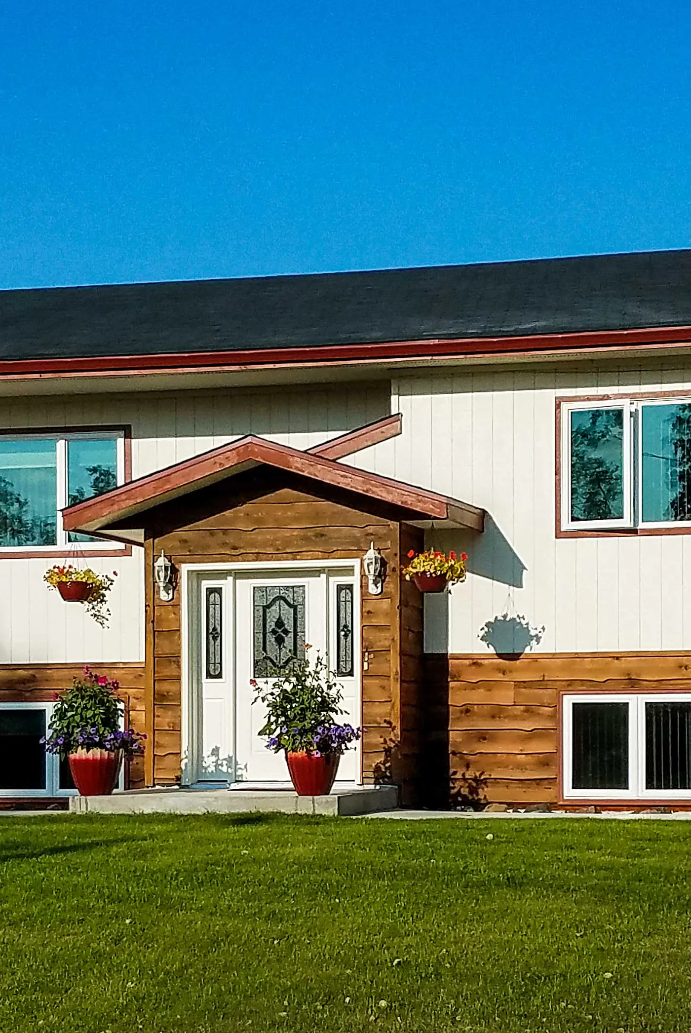 Fairbanks Alaskan Abode ~ 1 Mile to Pioneer Park!