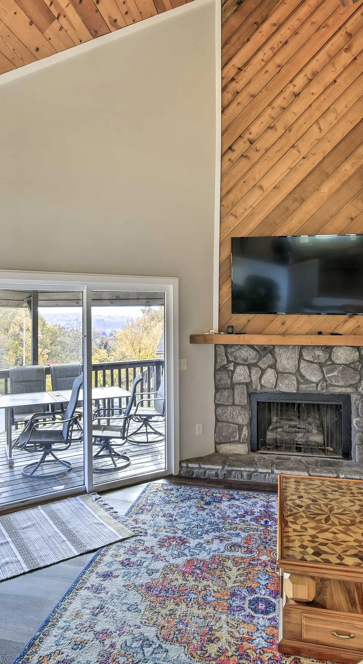 Deck & Mtn Views: 'Fain Chalet' in Kingsport
