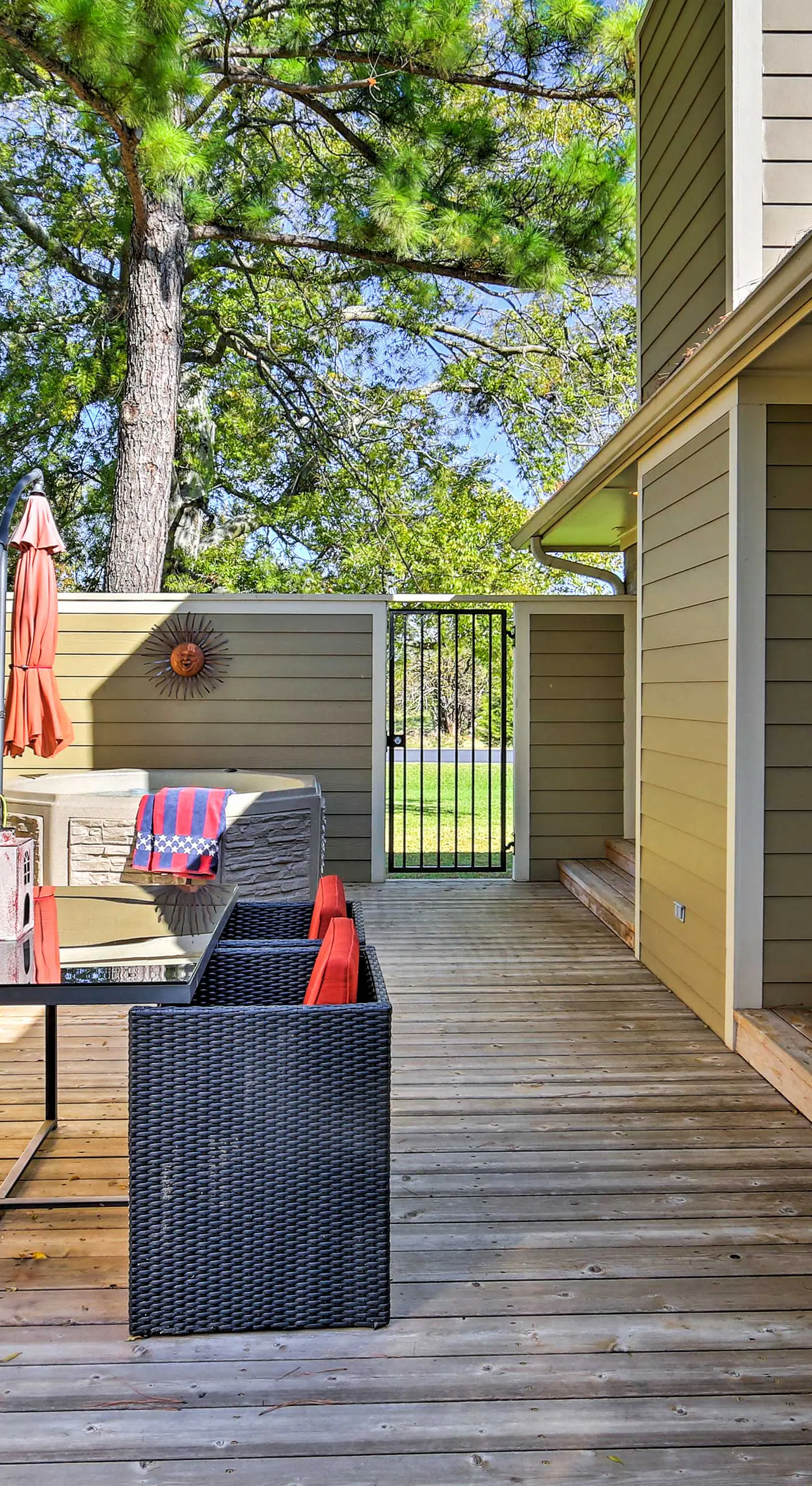 Pottsboro Home on 2 Acres w/ Hot Tub, Near Marina!
