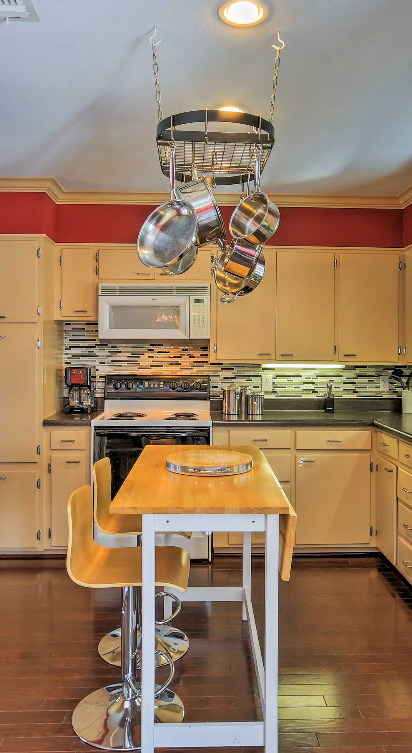 Pottsboro Home on 2 Acres w/ Hot Tub, Near Marina!