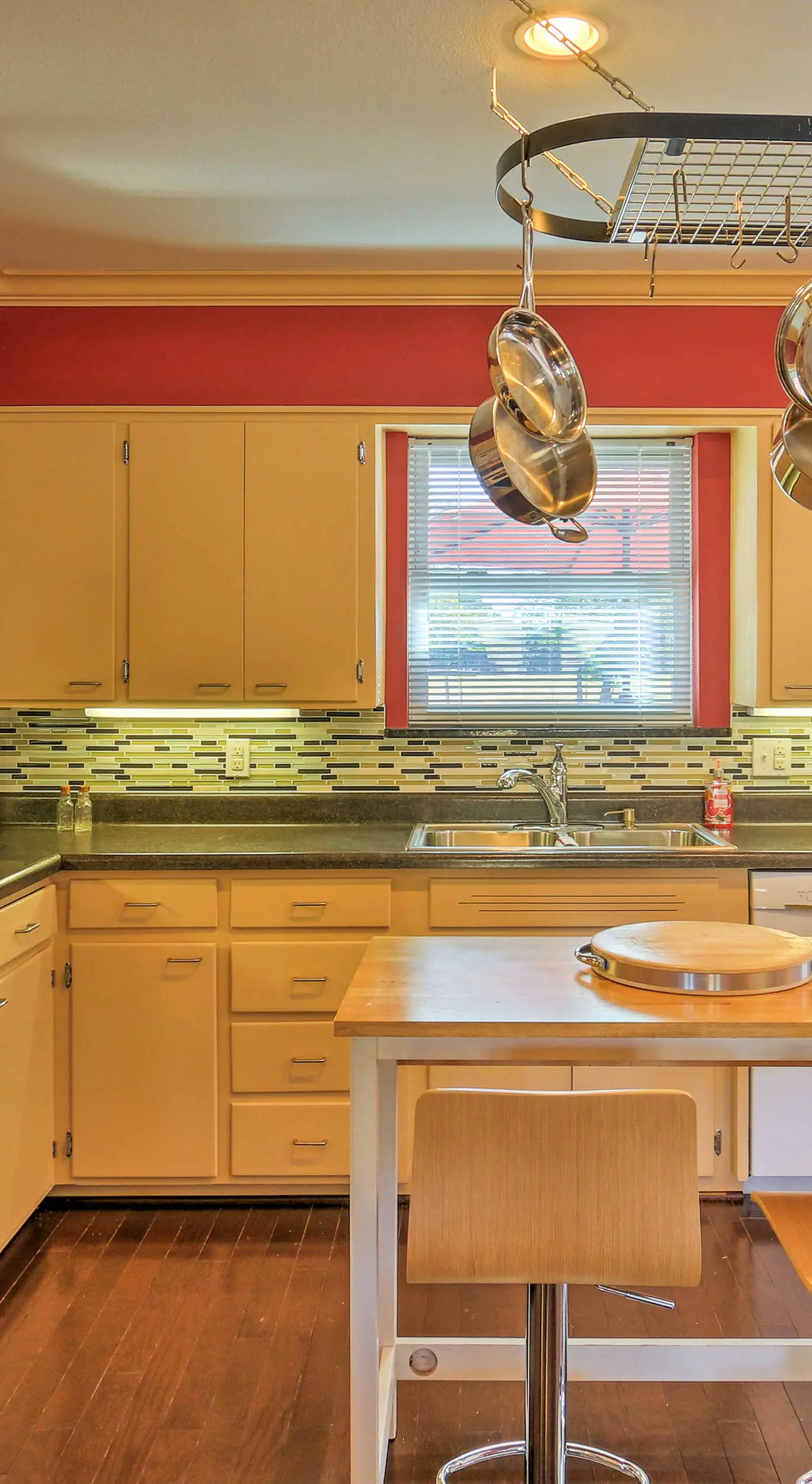 Pottsboro Home on 2 Acres w/ Hot Tub, Near Marina!