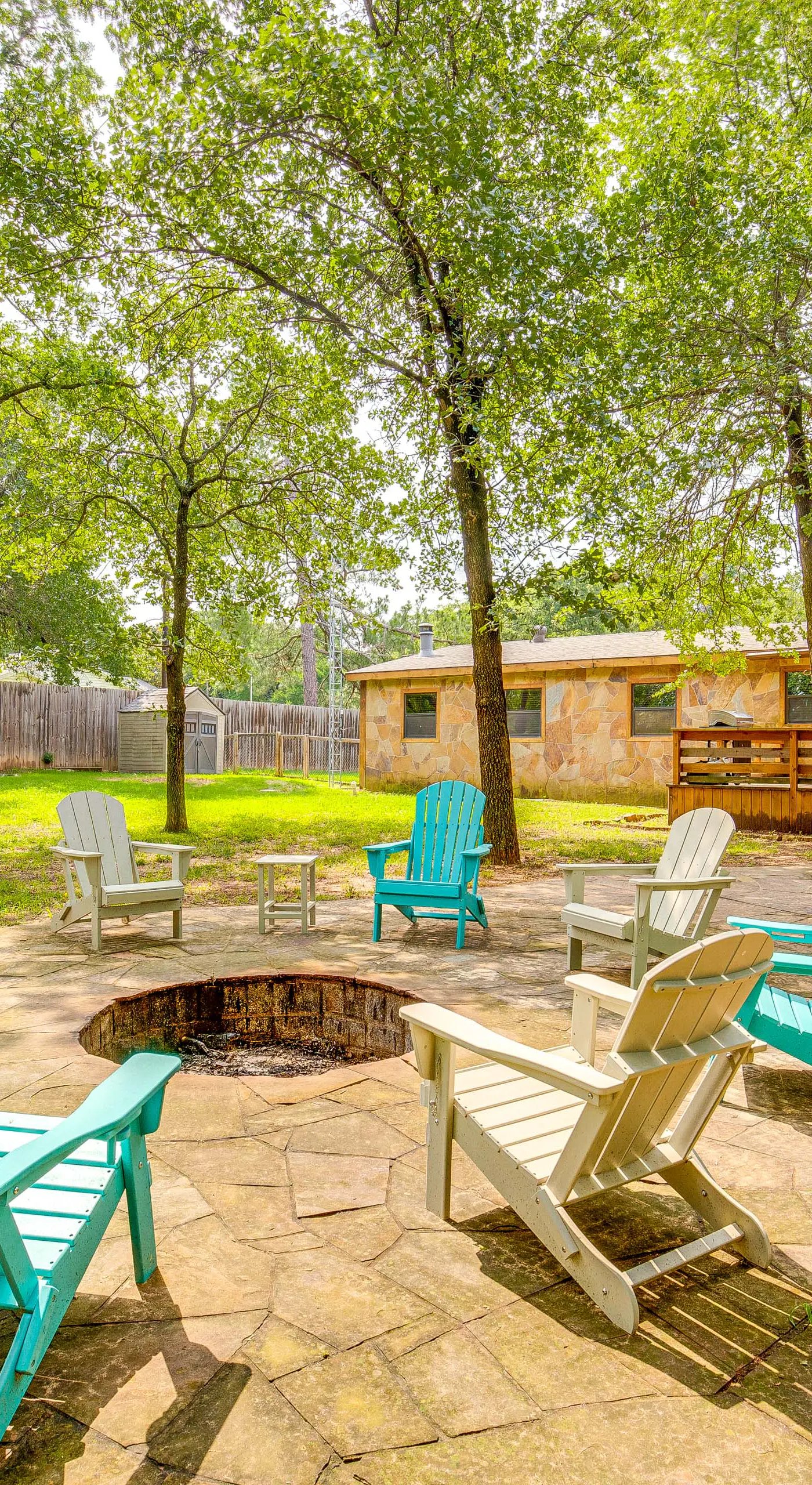 Deck & Fire Pit: Unique Pottsboro Haven
