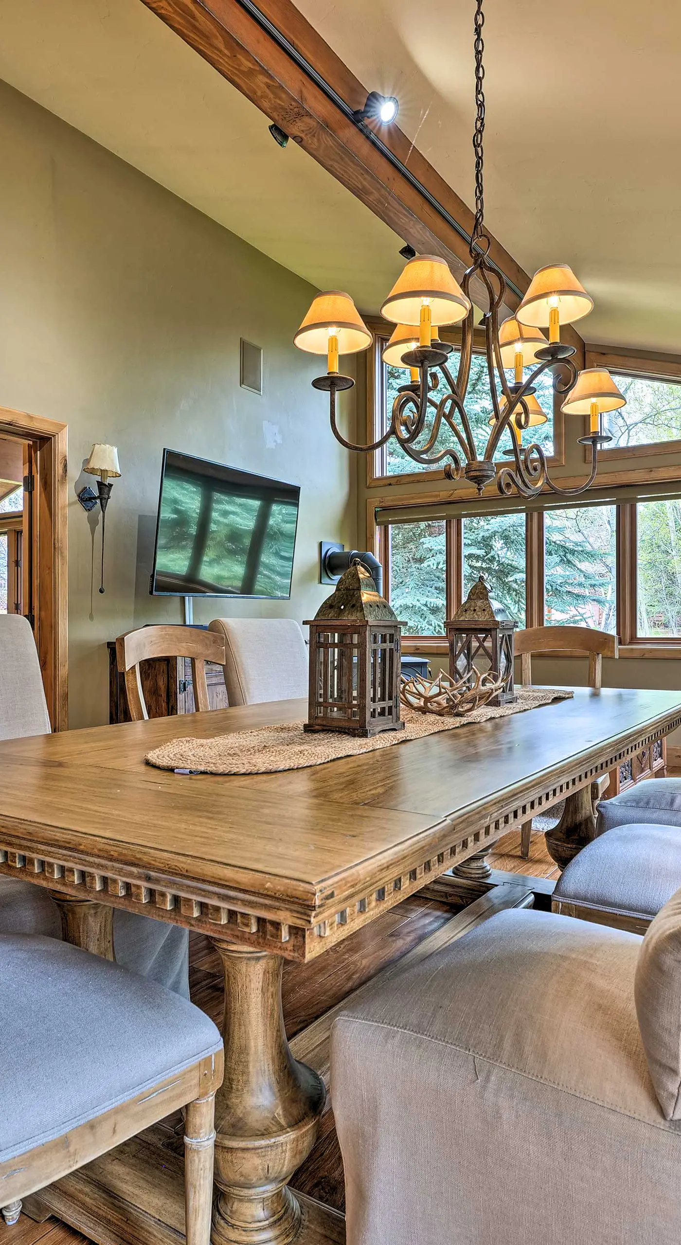 Luxe Sun Valley Retreat w/ Hot Tub, 3 Mi to Resort