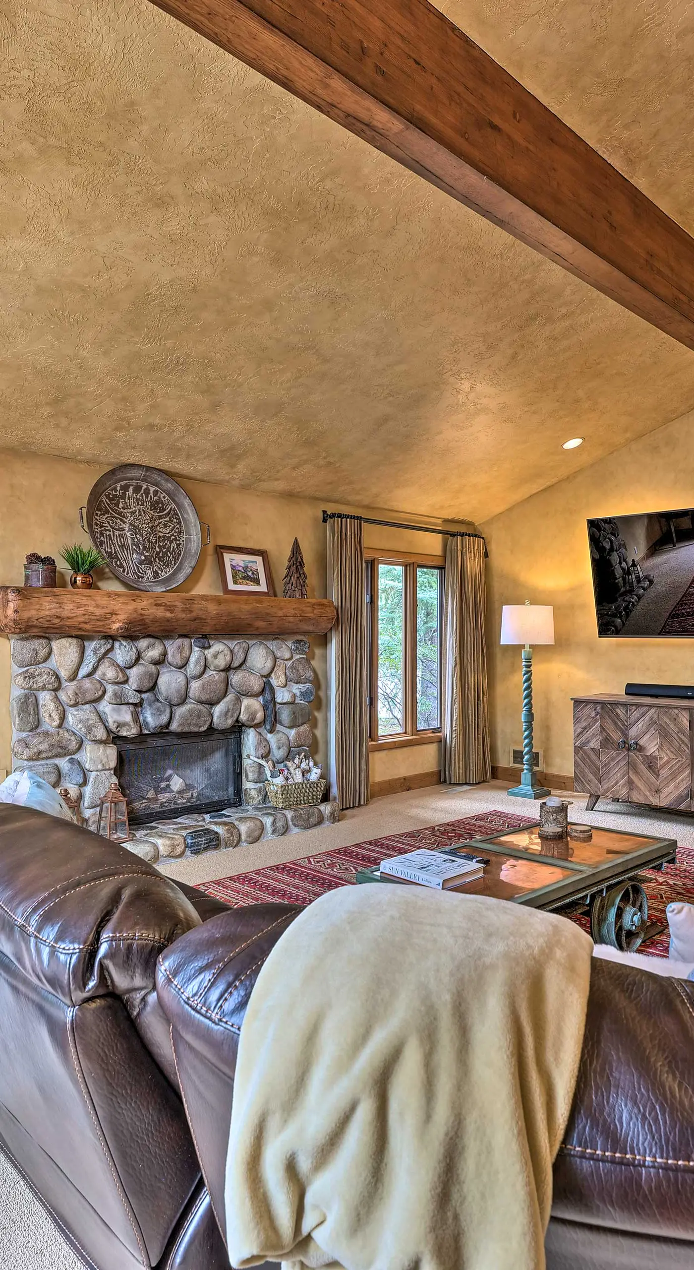 Luxe Sun Valley Retreat w/ Hot Tub, 3 Mi to Resort