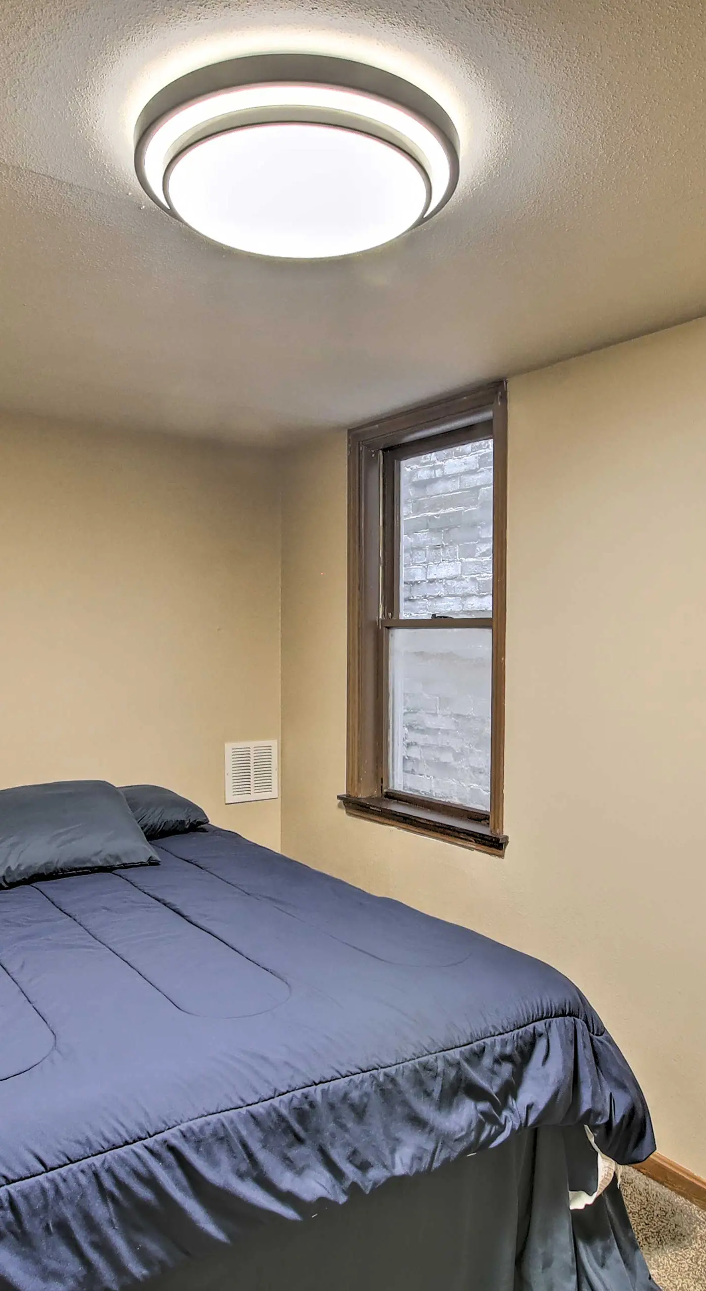 Dtwn Sheboygan Apt Above Local Bar!