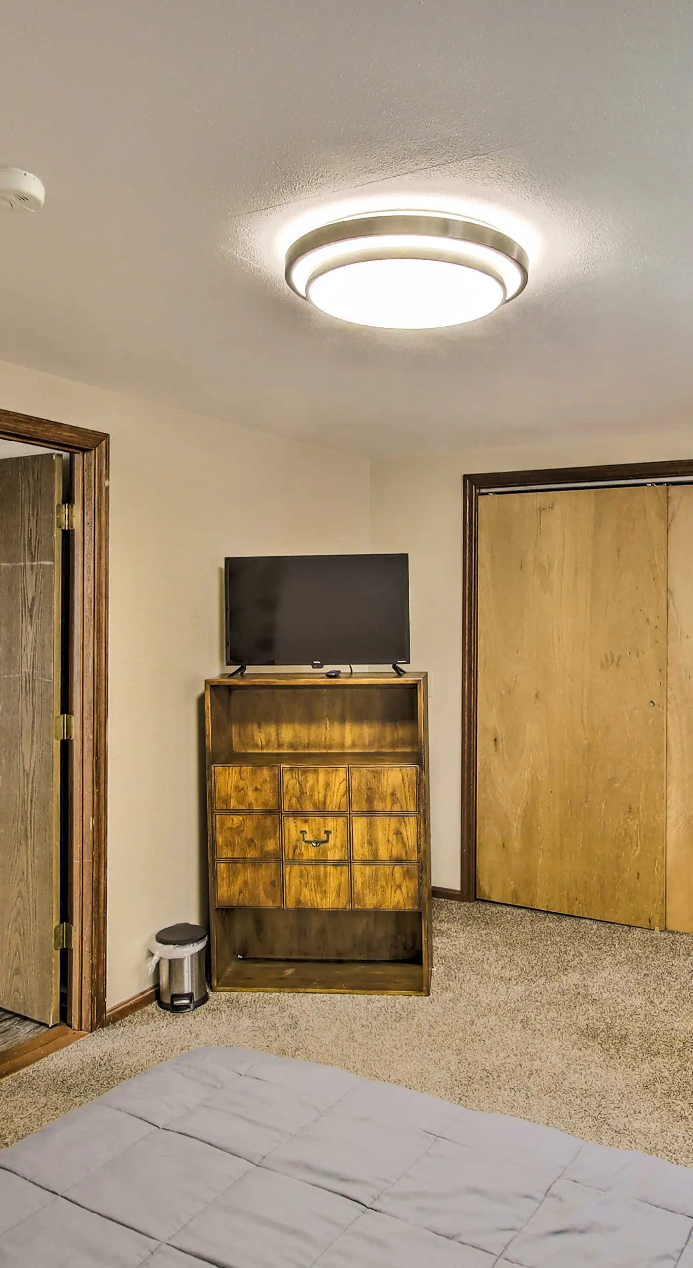 Dtwn Sheboygan Apt Above Local Bar!