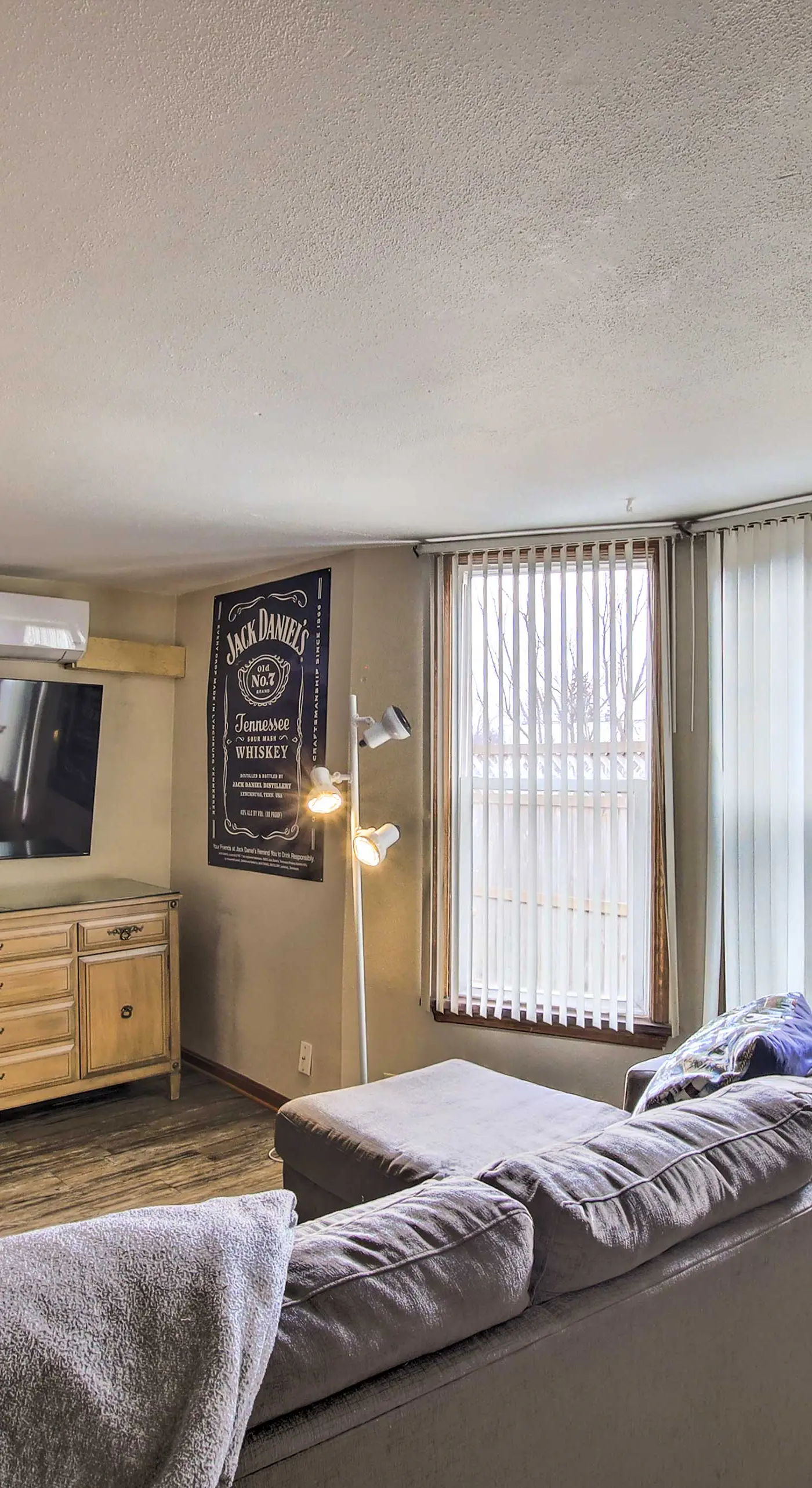 Dtwn Sheboygan Apt Above Local Bar!
