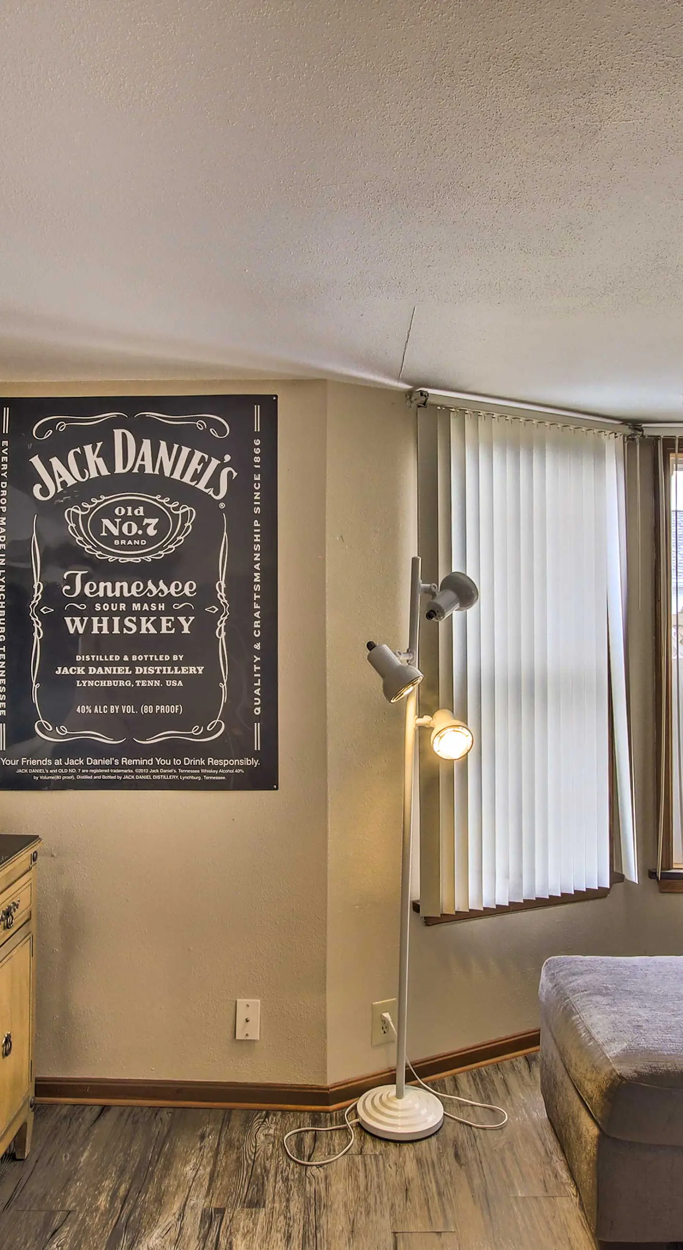 Dtwn Sheboygan Apt Above Local Bar!