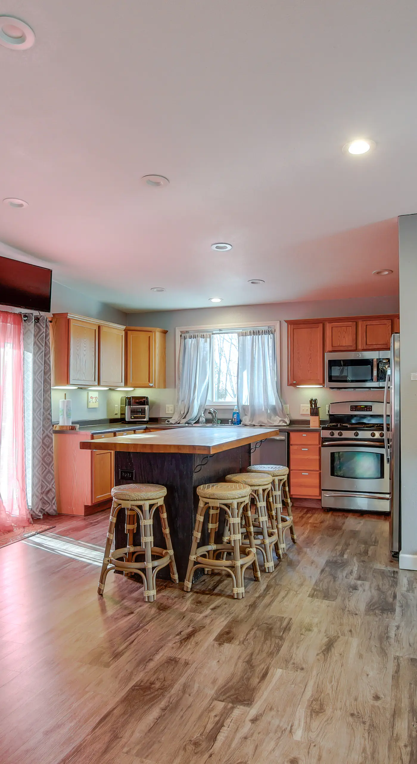 Spacious Sheboygan Home w/ Grill & Fire Pit!