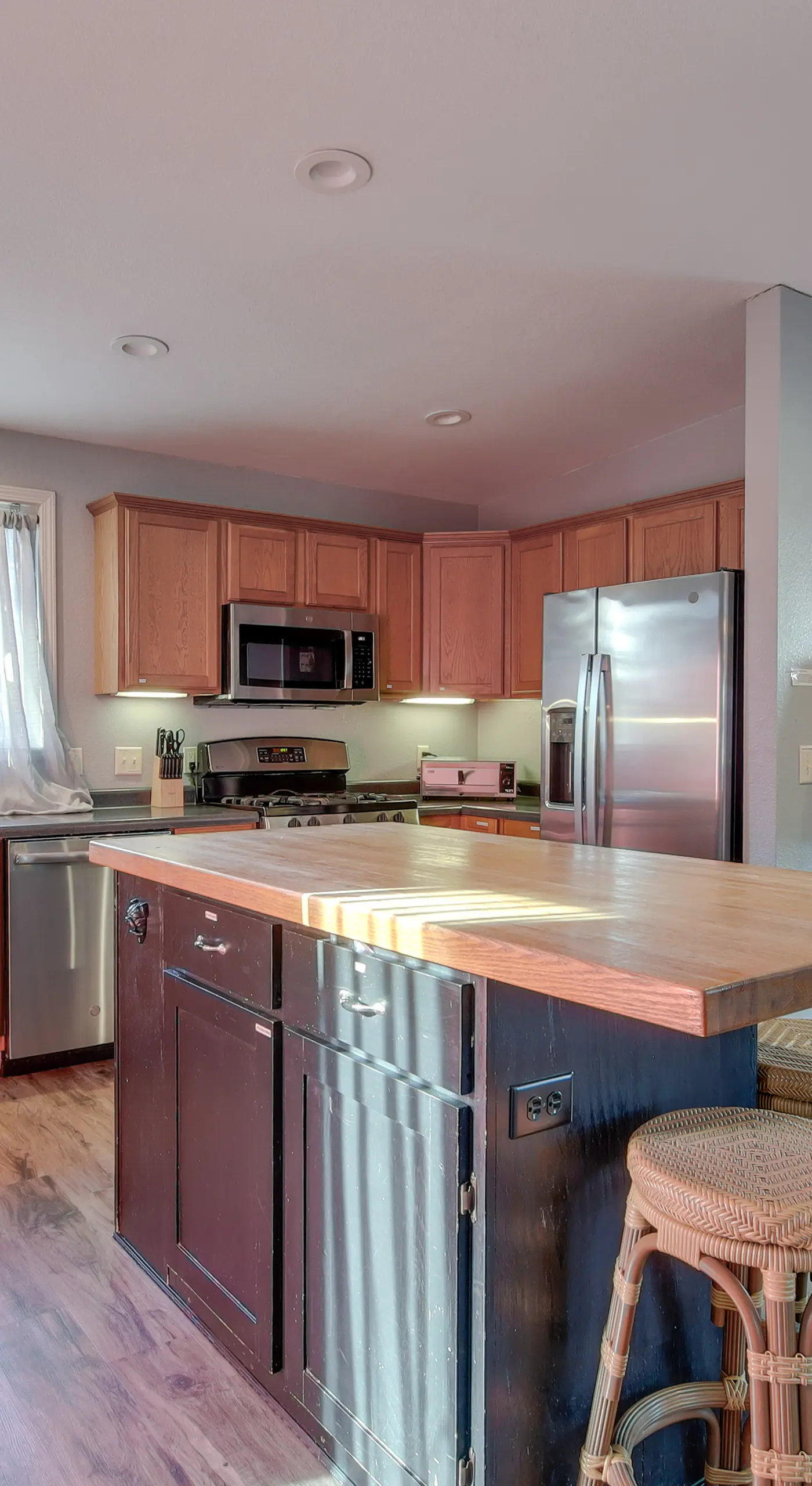 Spacious Sheboygan Home w/ Grill & Fire Pit!