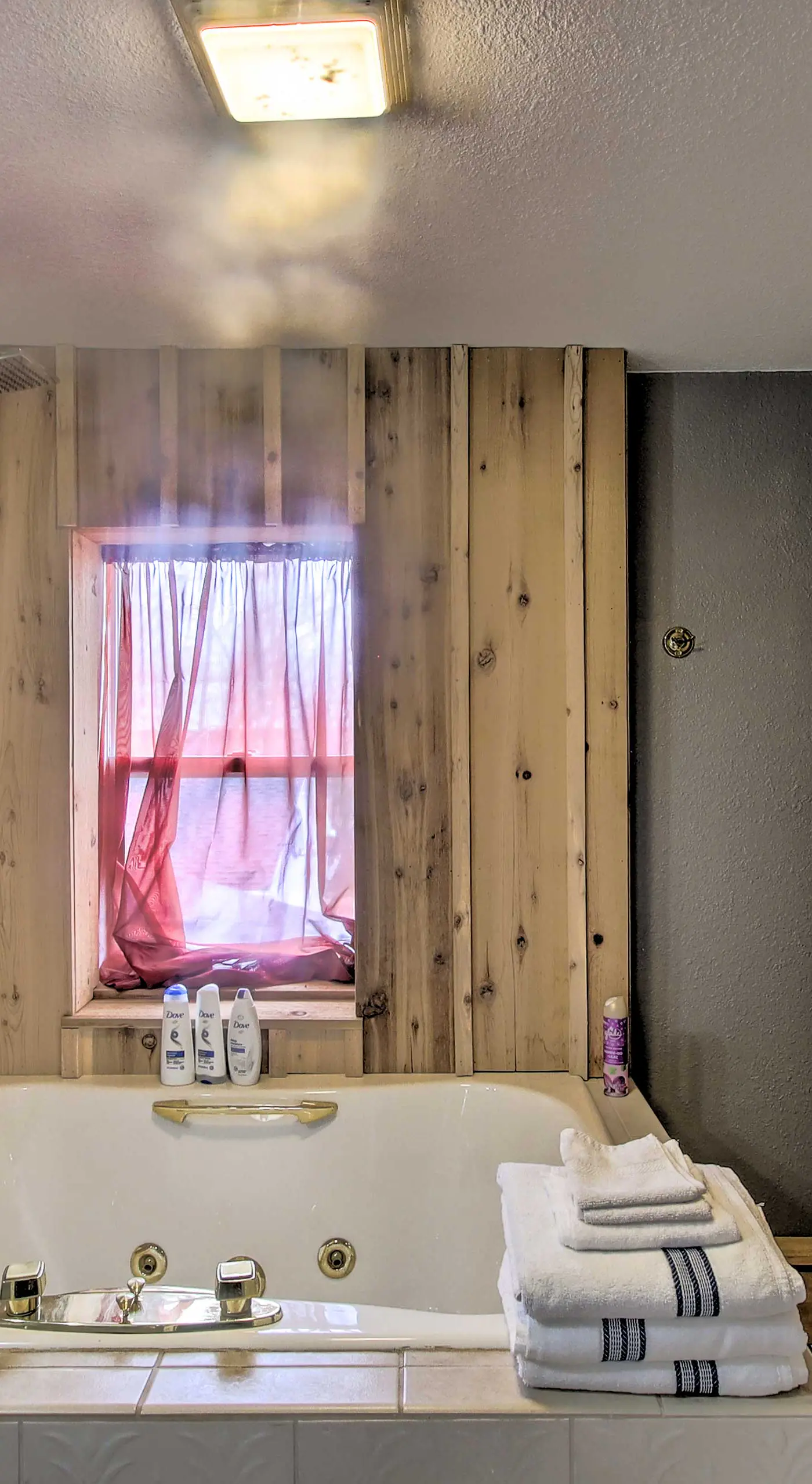 Spacious Sheboygan Home w/ Grill & Fire Pit!