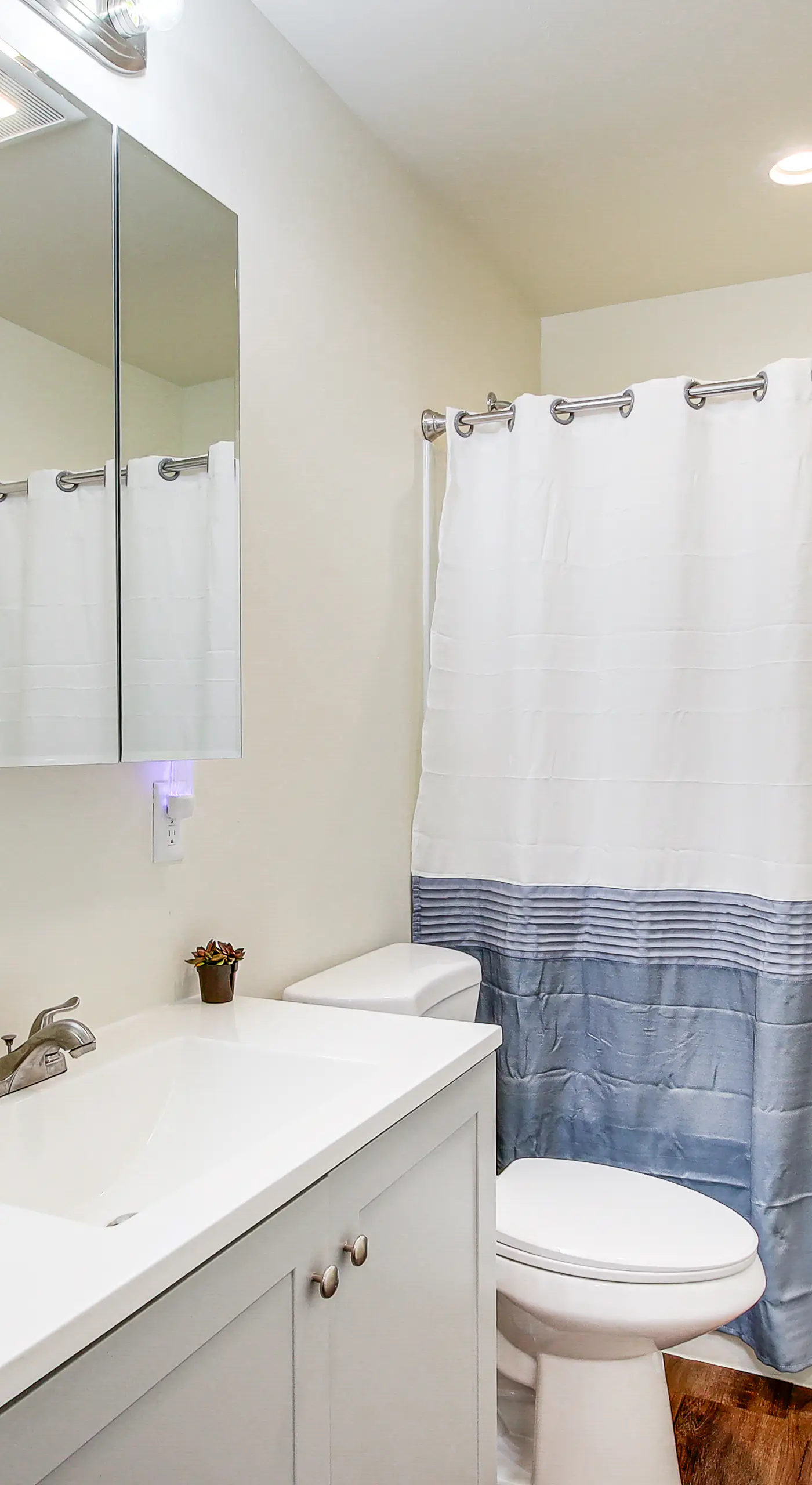 Dog-Friendly Sheboygan Home - 1 Mi to Town!