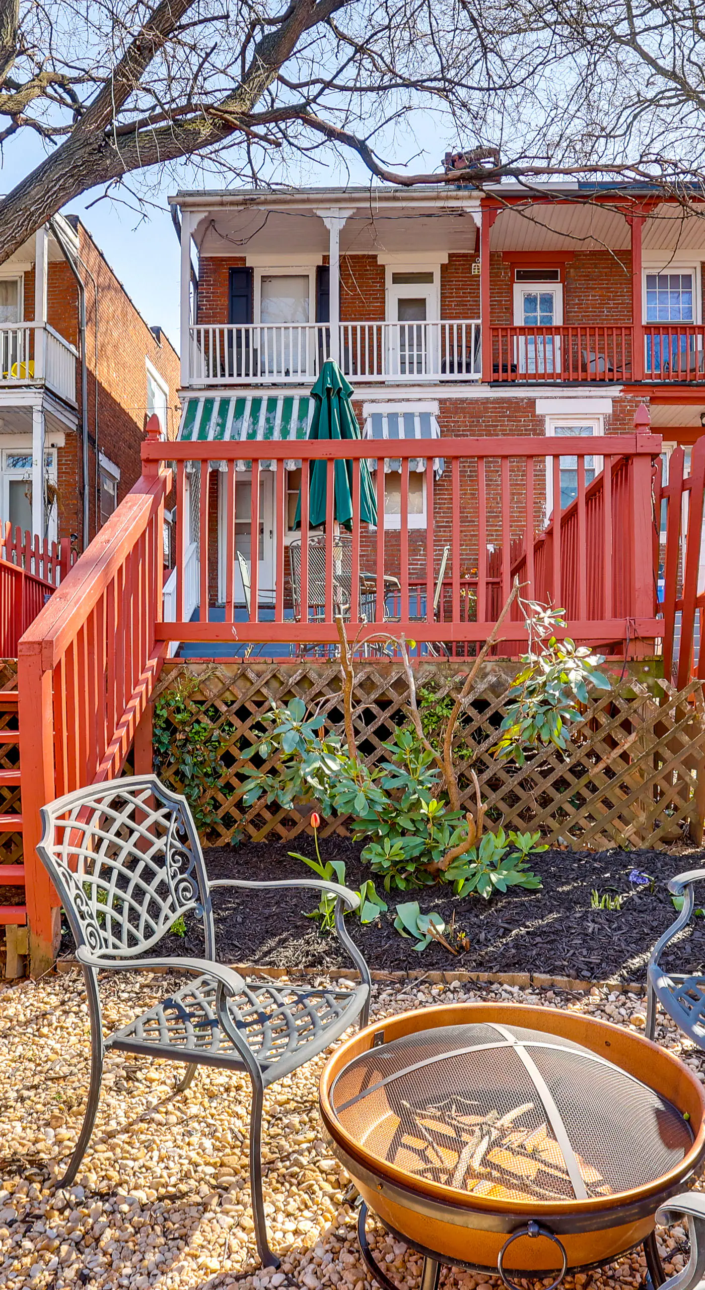 2 Mi to Dtwn: Harrisburg Escape w/ Furnished Deck!