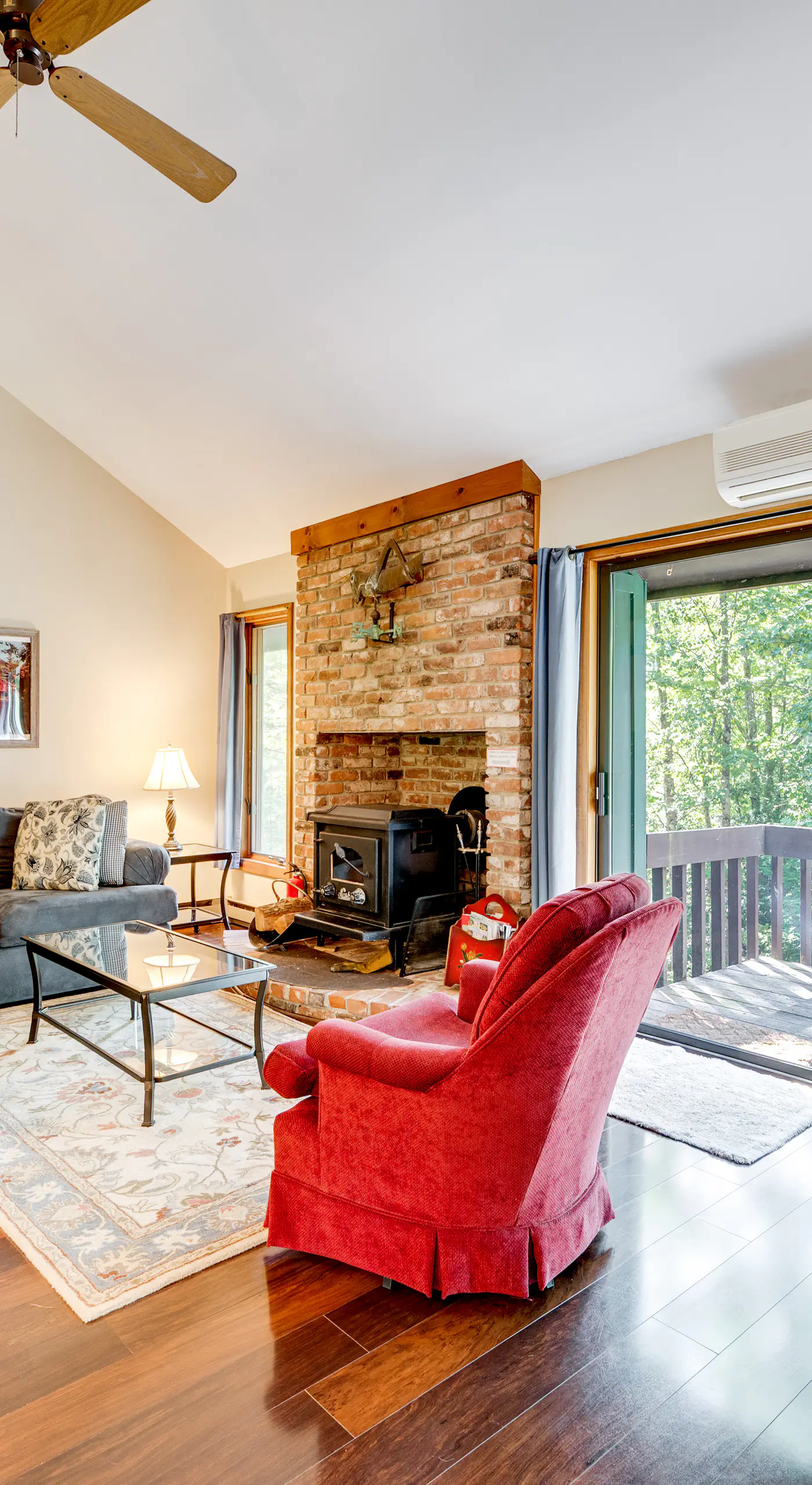 Near Skiing & Hiking! North Conway Gem w/ Balcony
