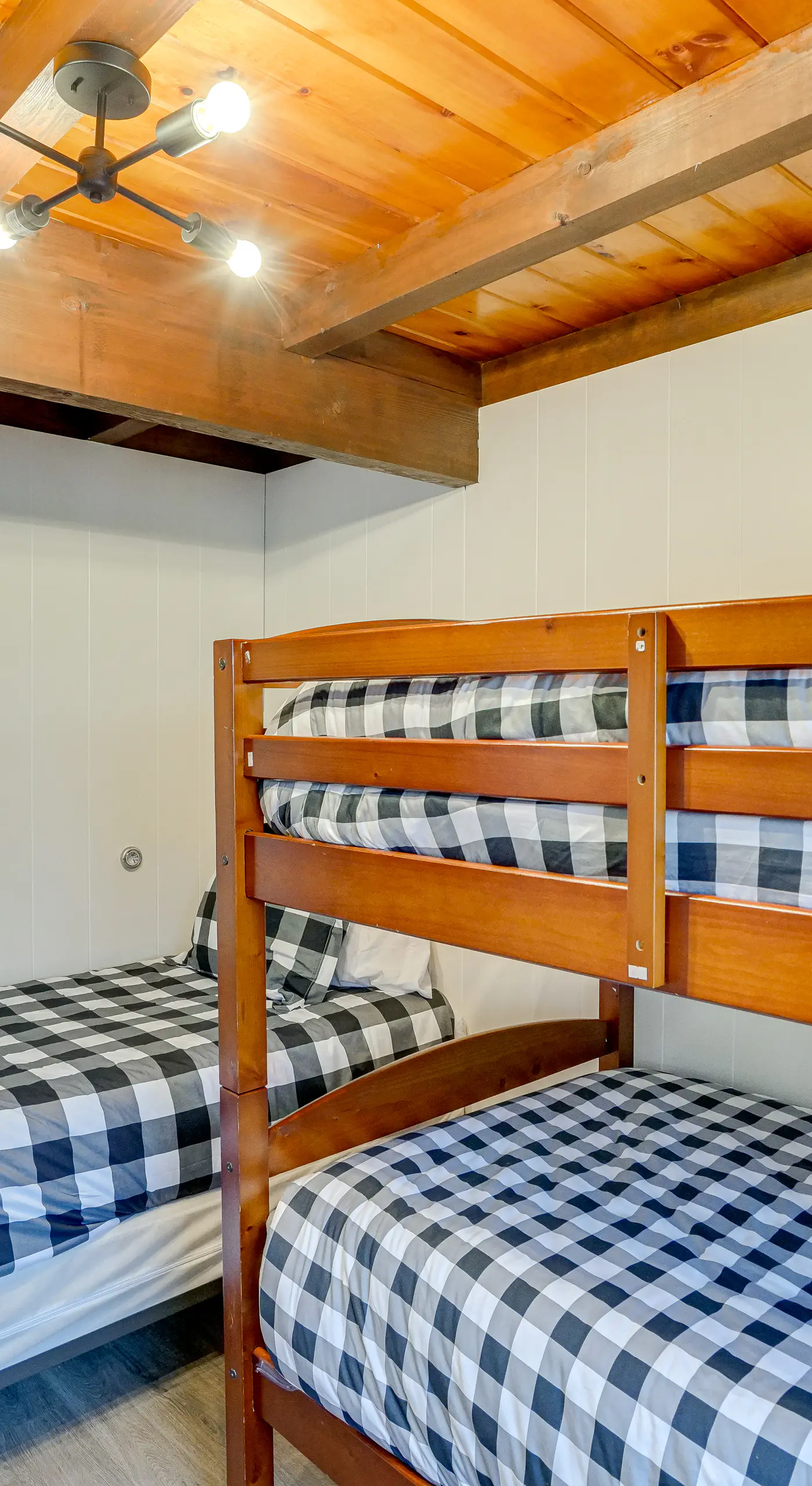 Hunter Mountain Home w/ Game Room: 1 Mi to Skiing!