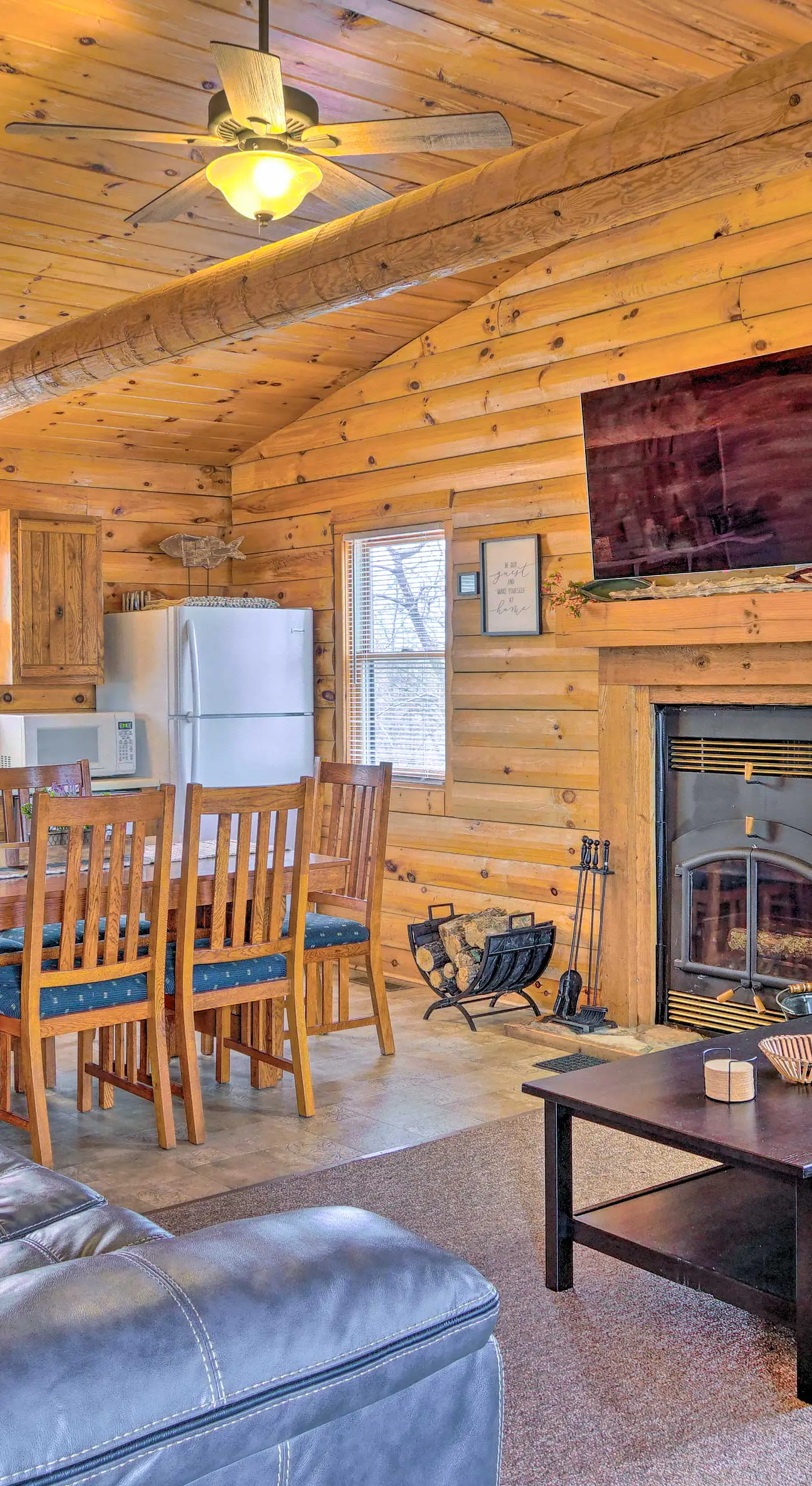 Cabin Retreat on Table Rock Lake w/ Fire Pit!