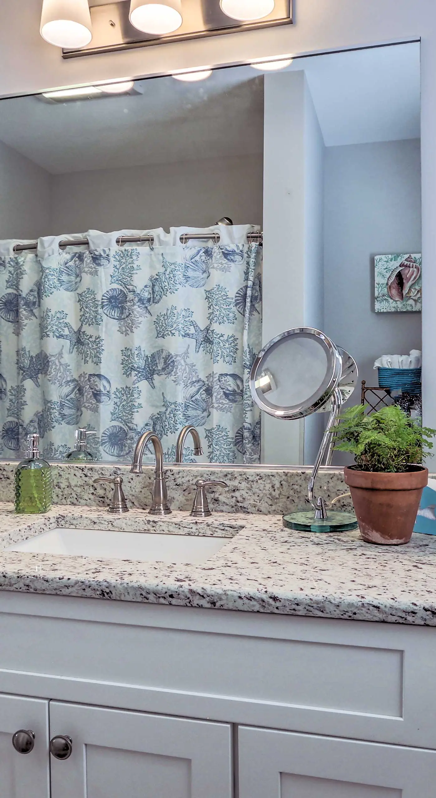 New London Hideaway Near Beaches & Local Spots!