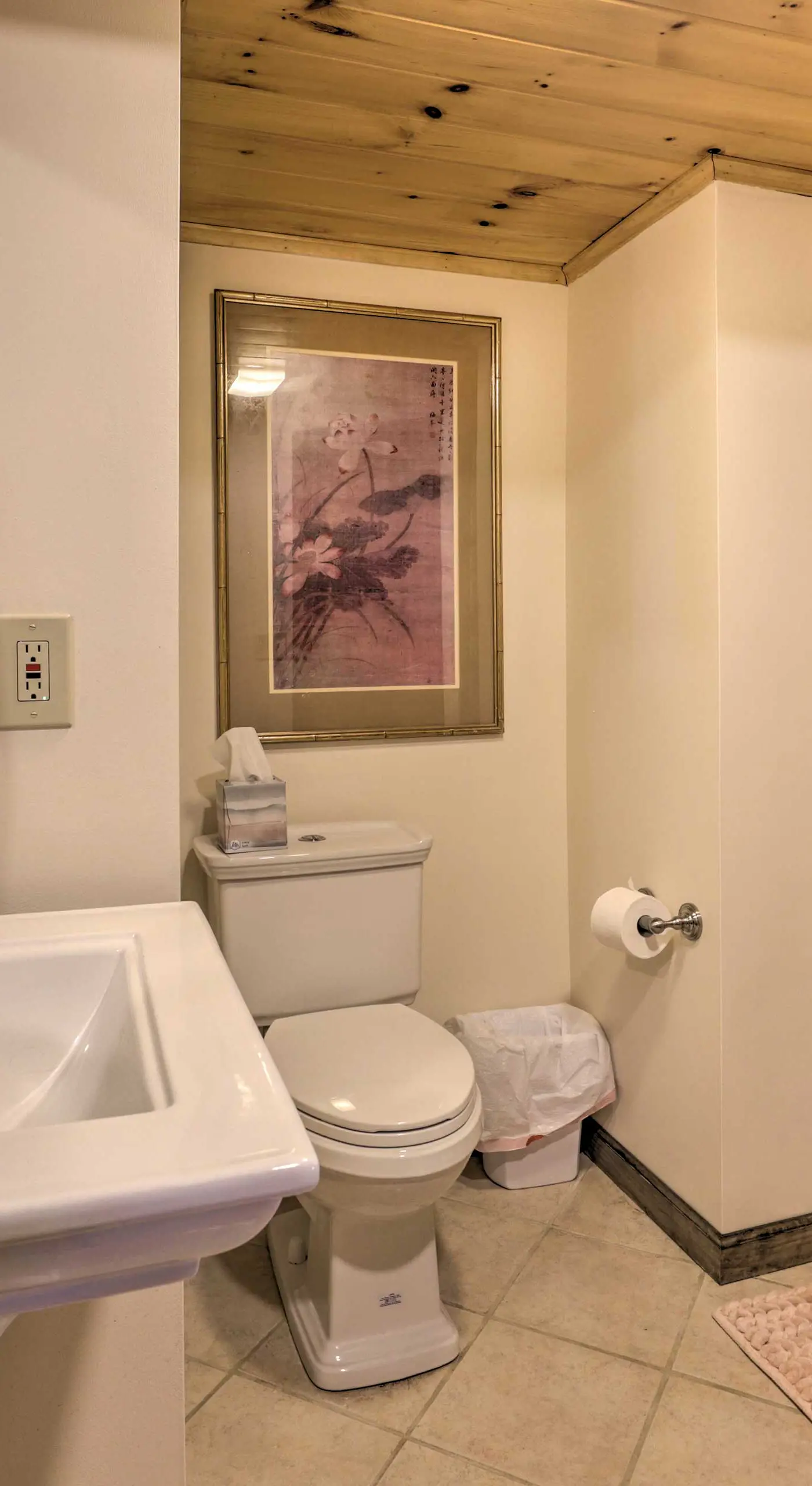 Cozy Studio: Indoor Hot Tub & Inground Pool Access