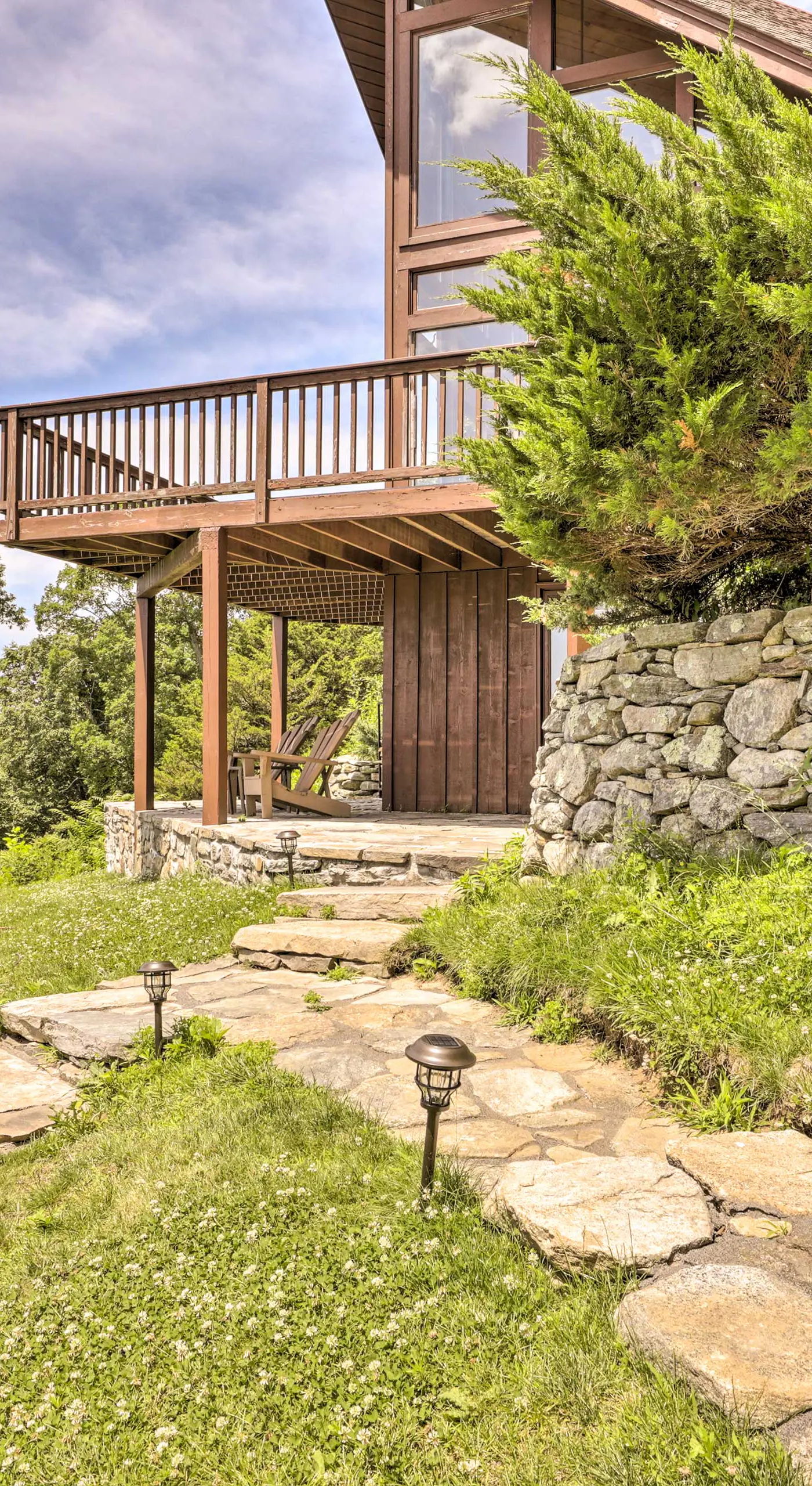 Cozy Studio: Indoor Hot Tub & Inground Pool Access