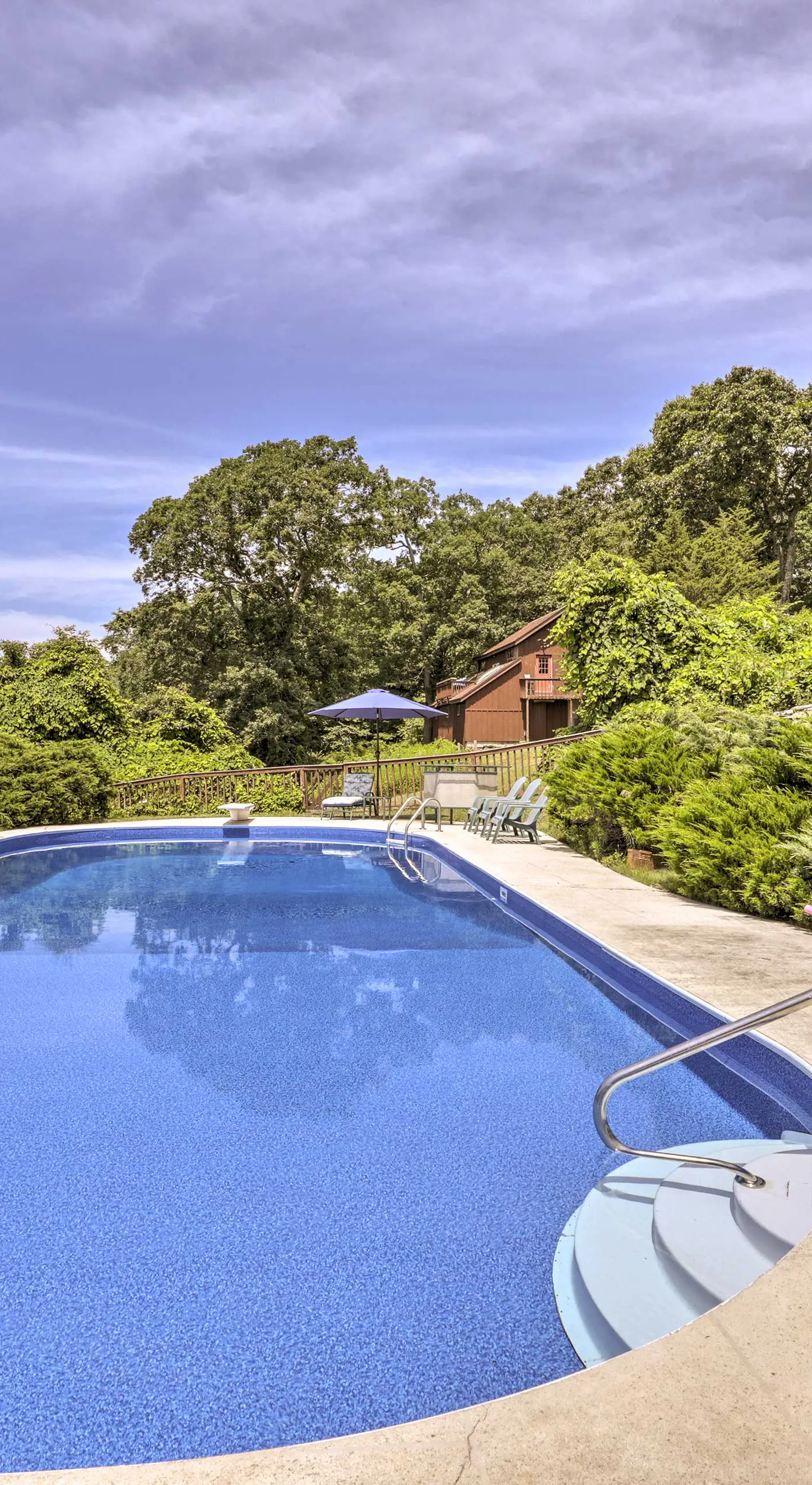 Cozy Studio: Indoor Hot Tub & Inground Pool Access