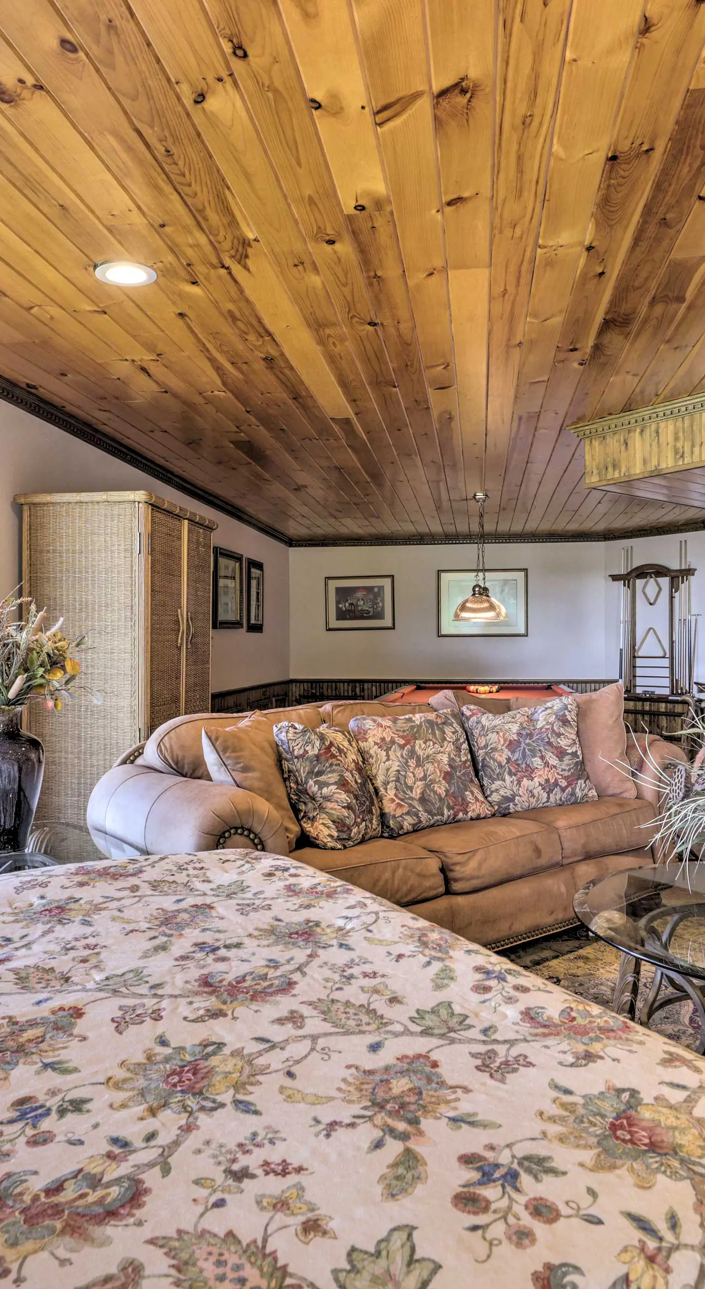 Cozy Studio: Indoor Hot Tub & Inground Pool Access