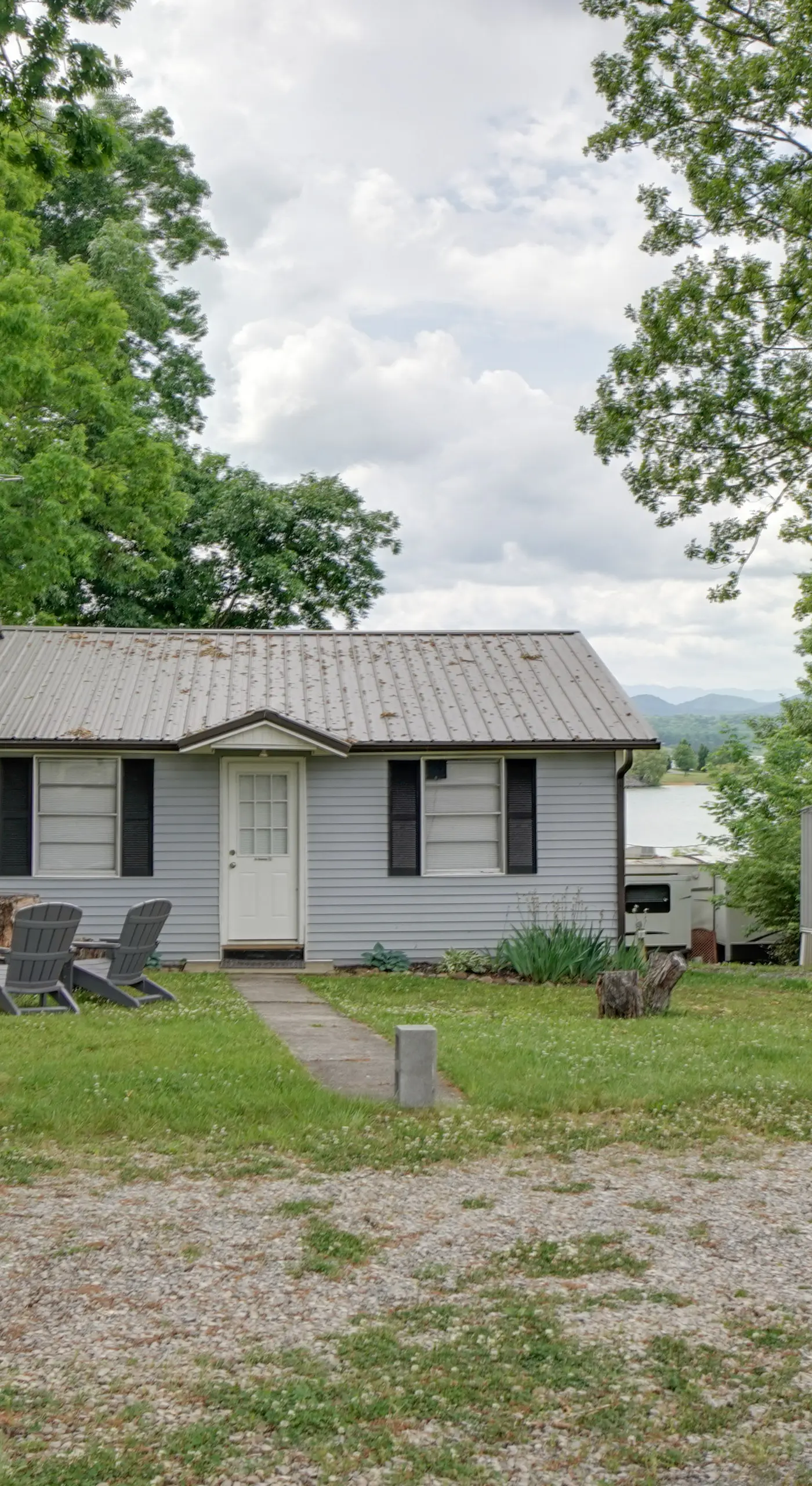 Lakefront Cabin in Dandridge w/ Fire Pit & Grill!