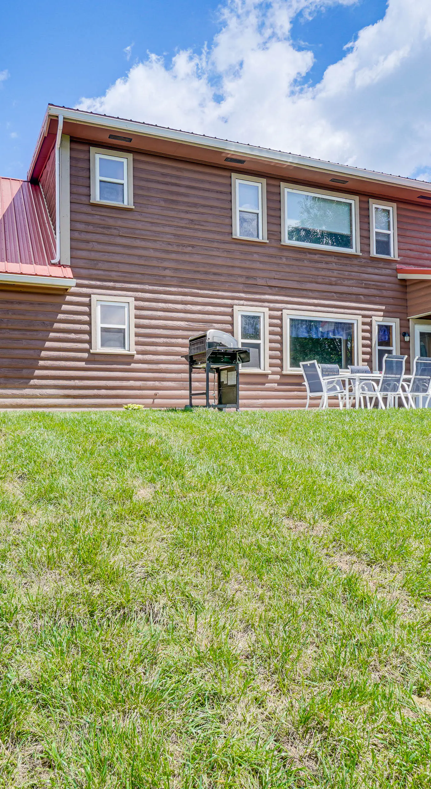 Boat Dock: Pet-Friendly Douglas Lake Getaway!