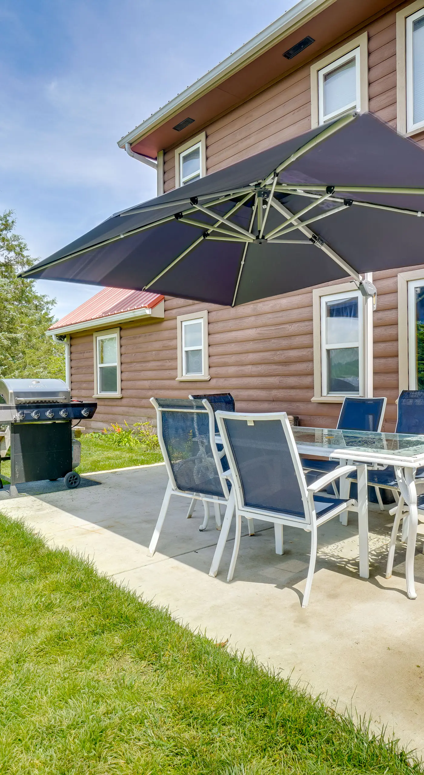 Boat Dock: Pet-Friendly Douglas Lake Getaway!