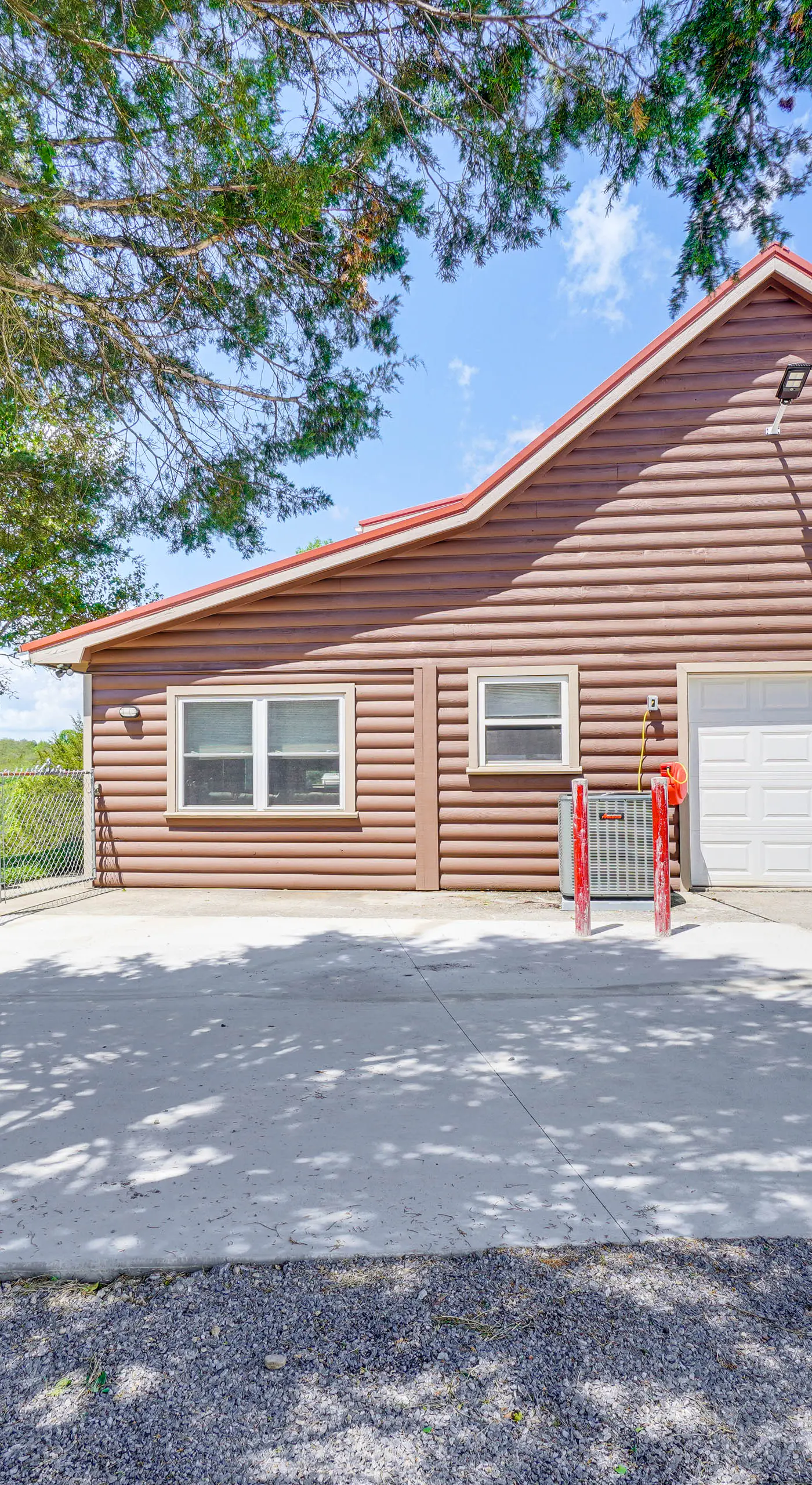 Boat Dock: Pet-Friendly Douglas Lake Getaway!