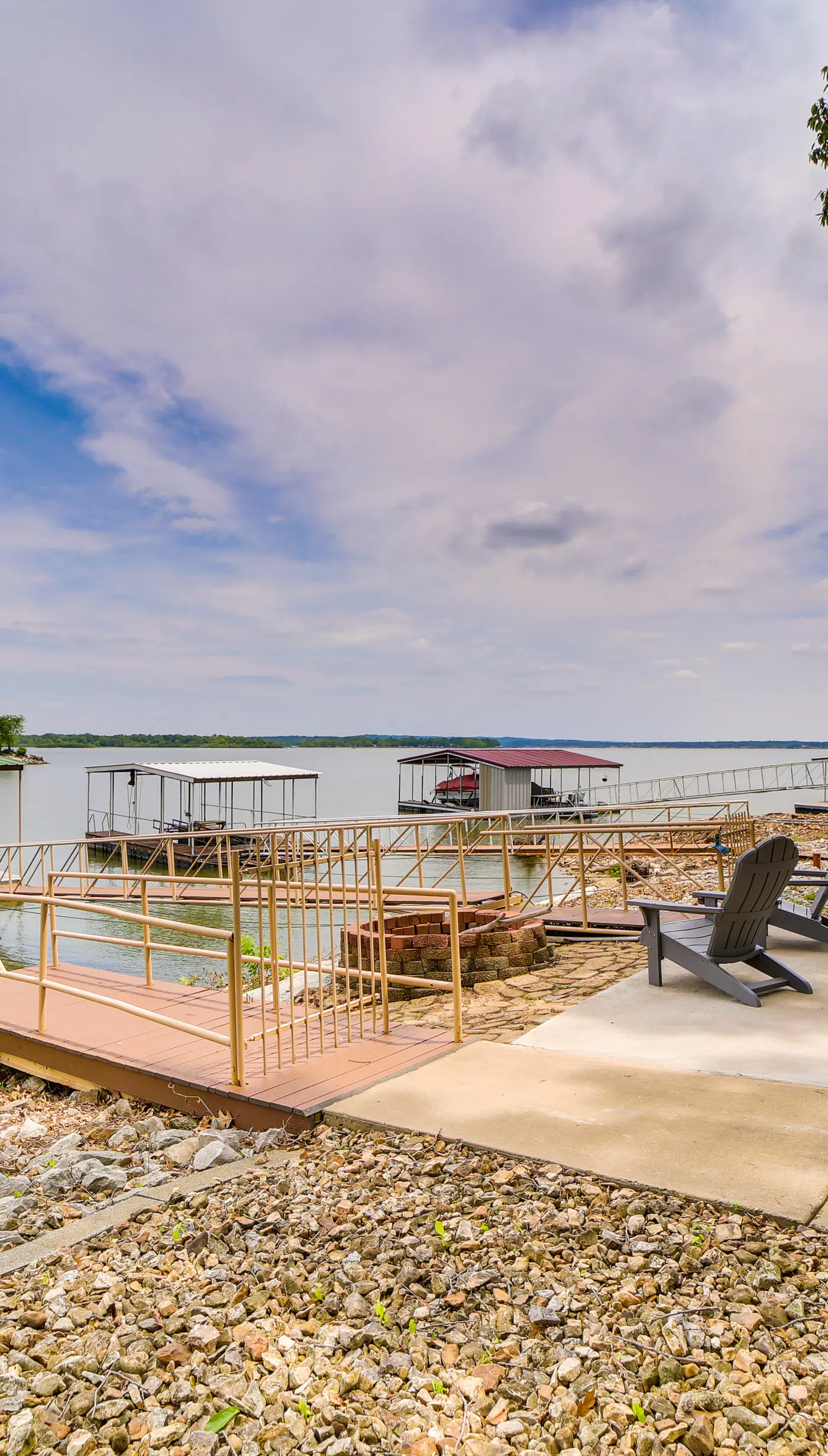 2 Boat Docks: Grand Lake Waterfront Home