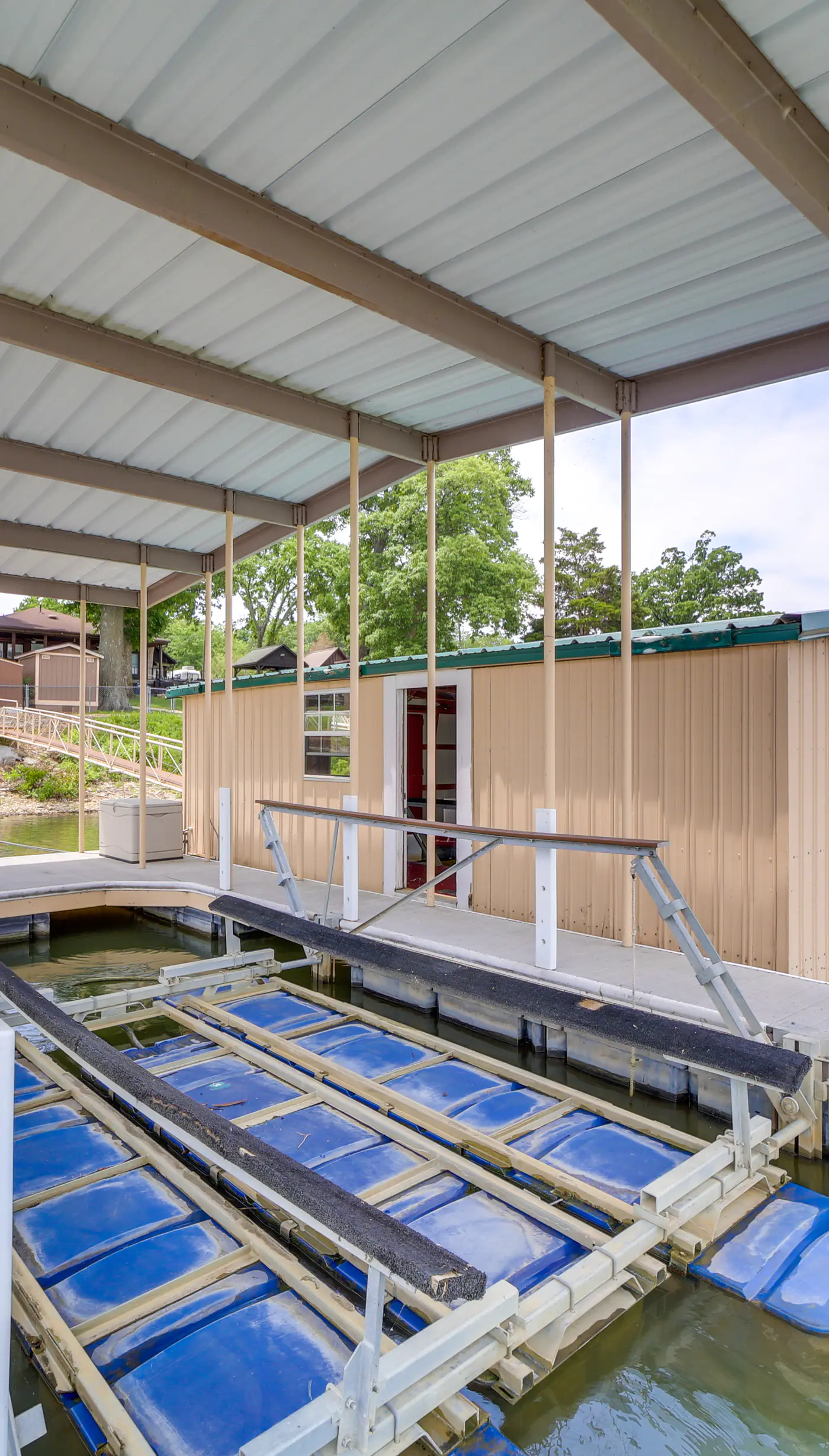 2 Boat Docks: Grand Lake Waterfront Home
