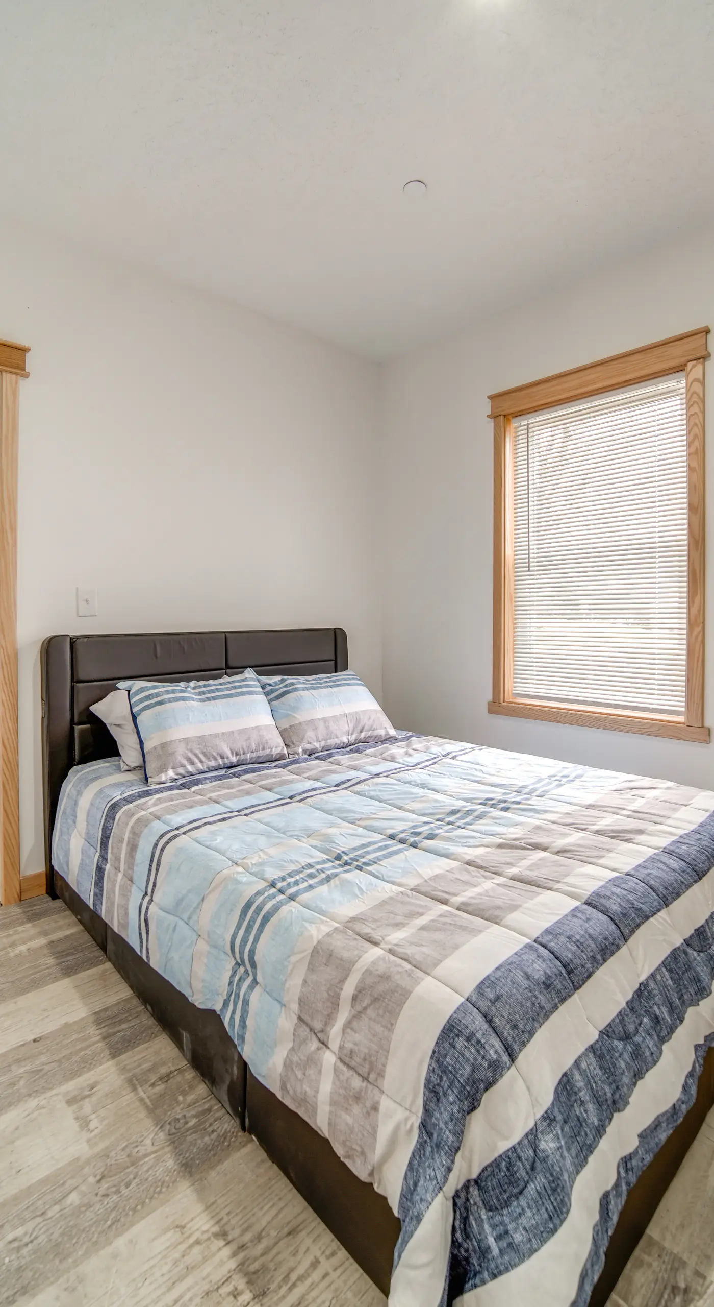 Golf Course View: Centrally Located Condo in Erie