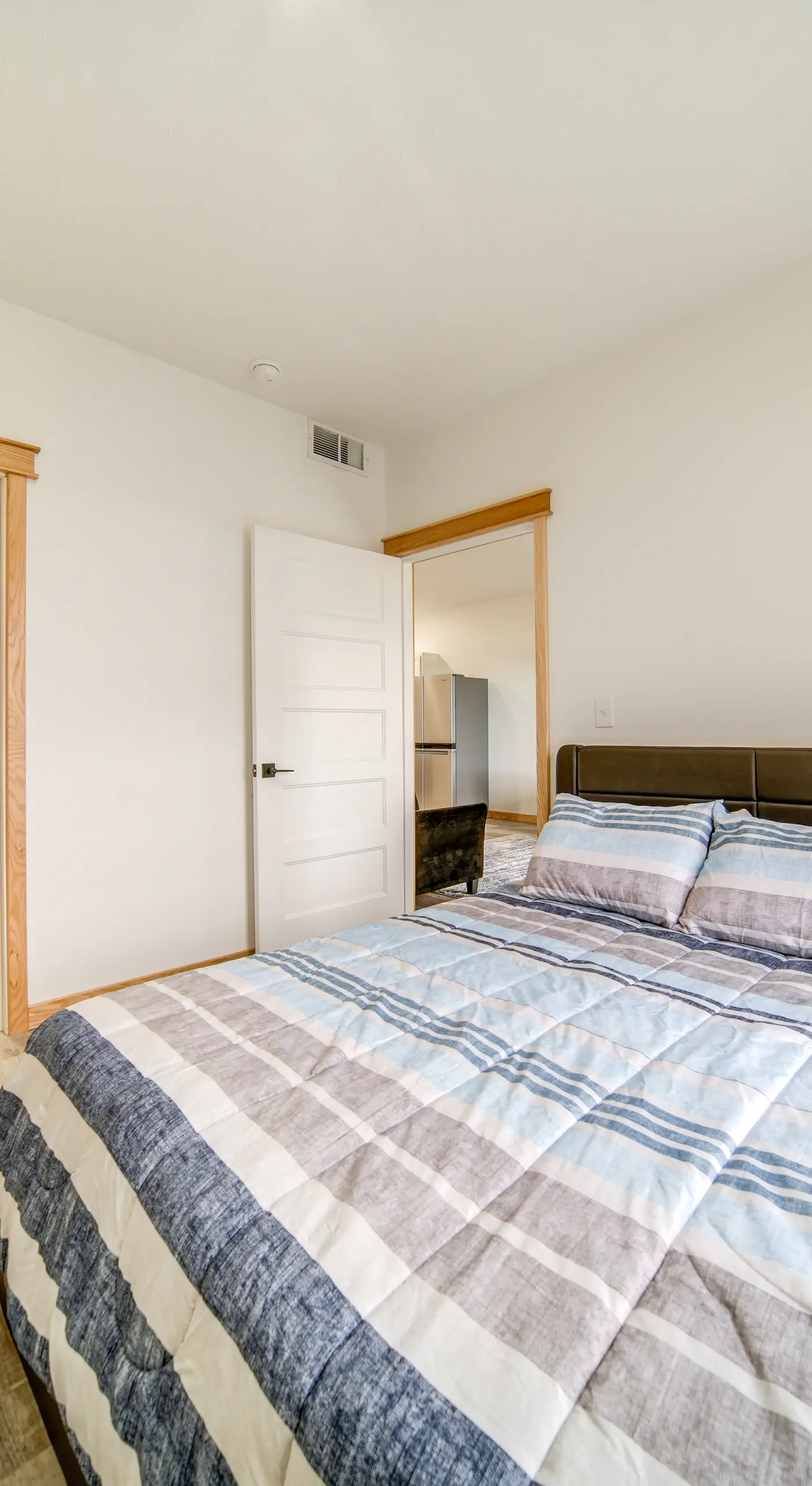Golf Course View: Centrally Located Condo in Erie