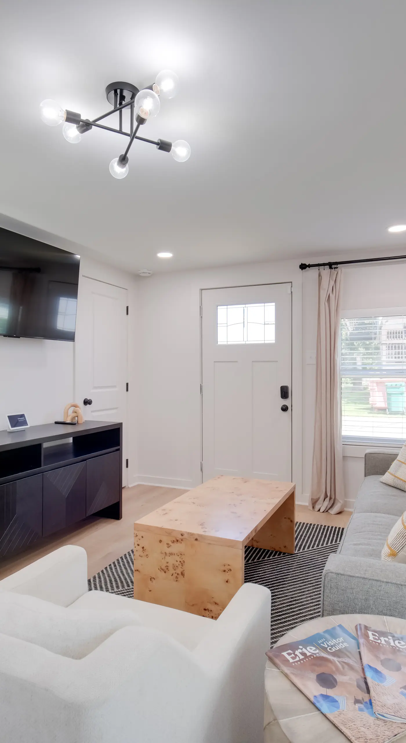 'Zen Haven' Lakefront Erie Home w/ Shore Access