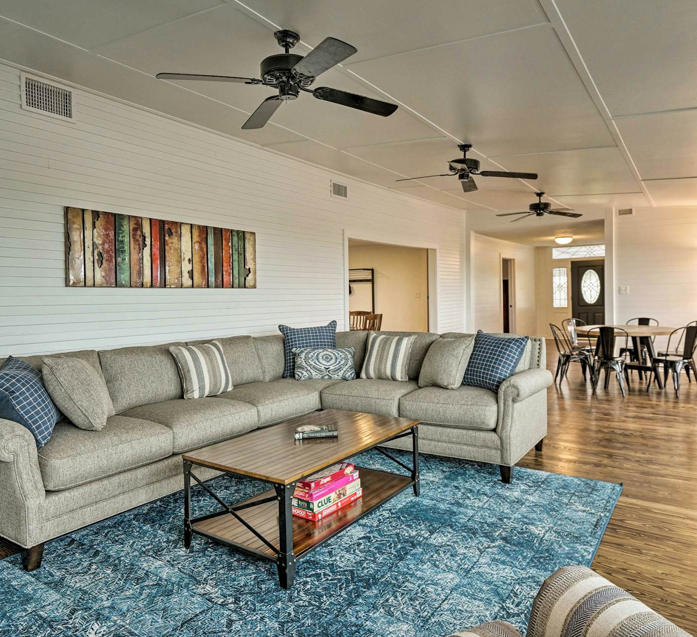 Fire Pit, Pickleball, Pool! Schulenburg Farmhouse