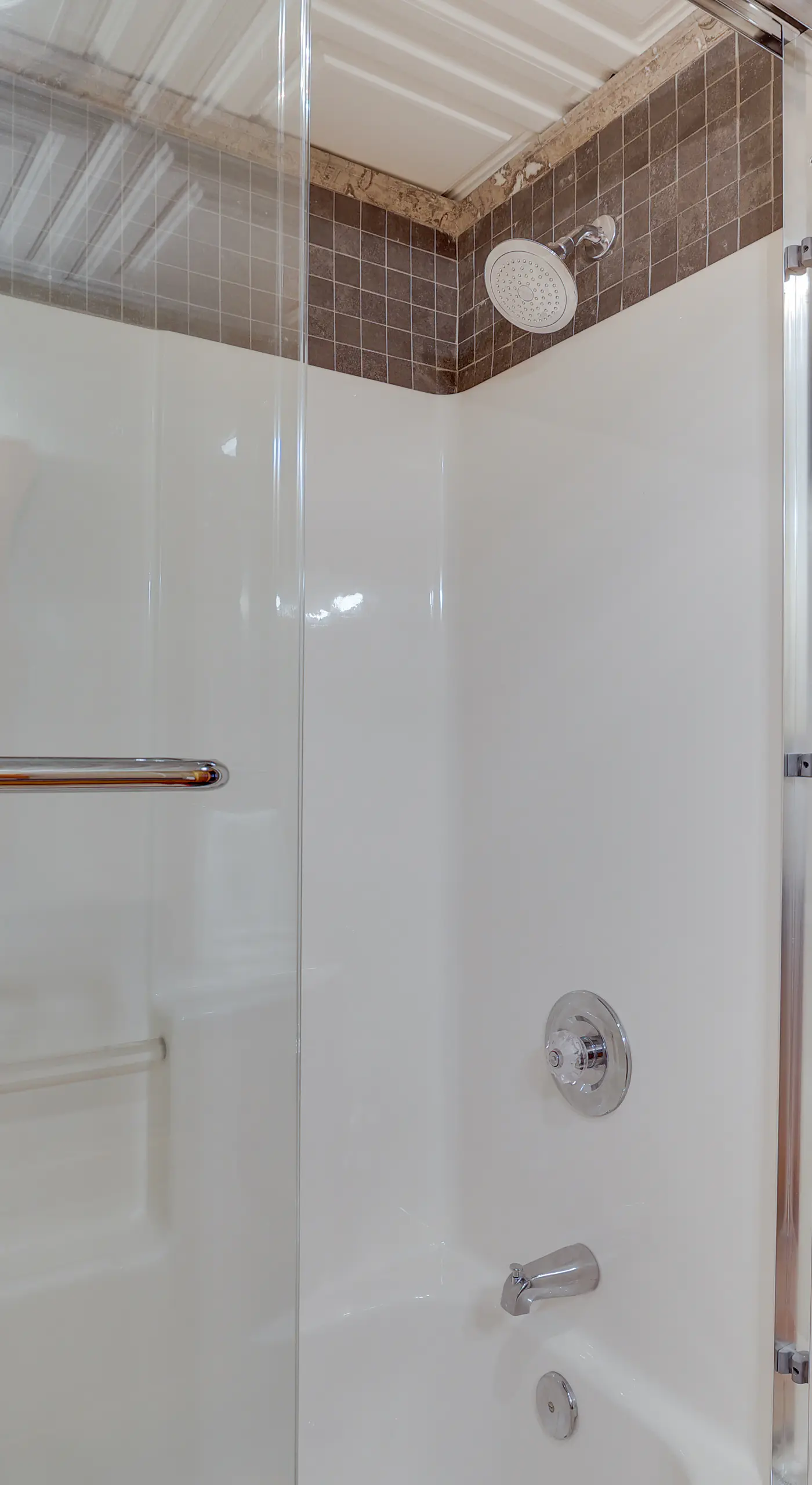 Ski-In/Ski-Out w/ Sauna in Jay Ski Peak Resort!