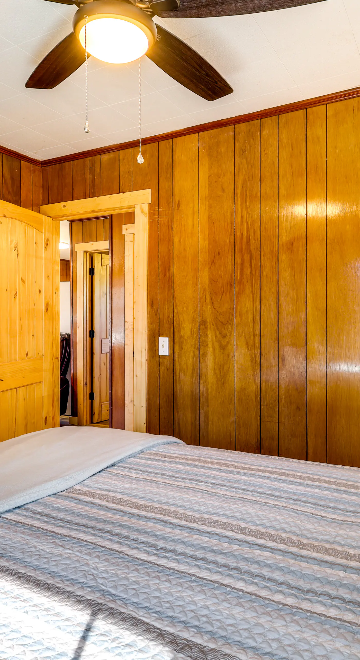 Devil’s Fork Resort Cabin w/ Designated Boat Slip!