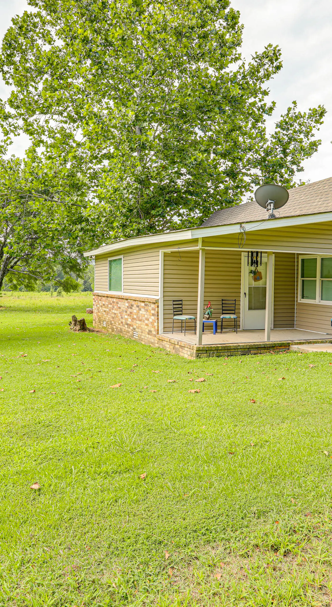 Greers Ferry Home w/ Fire Pit Near Shiloh Marina!