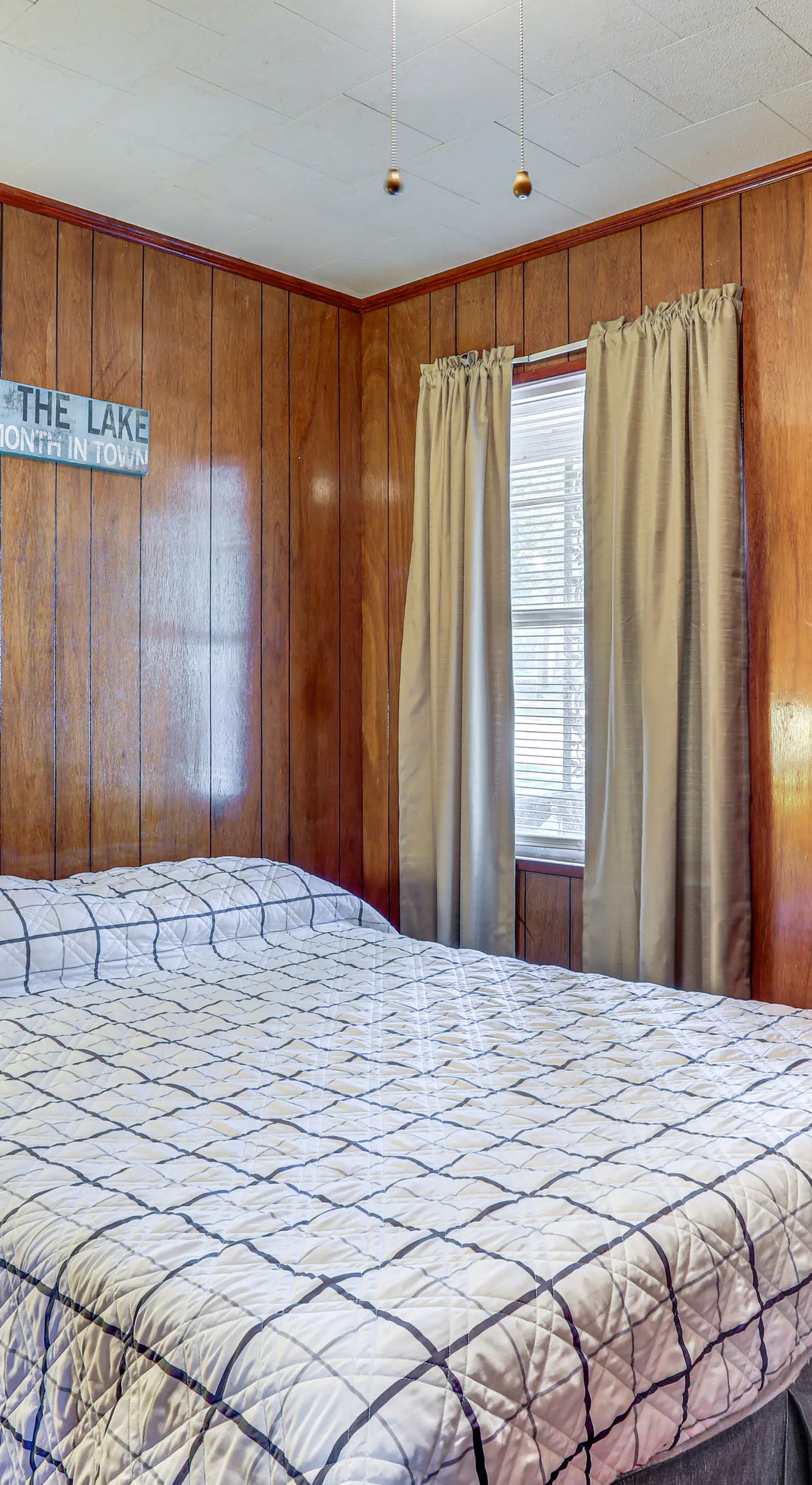 Shared Dock & Yard: Greers Ferry Lake Home!
