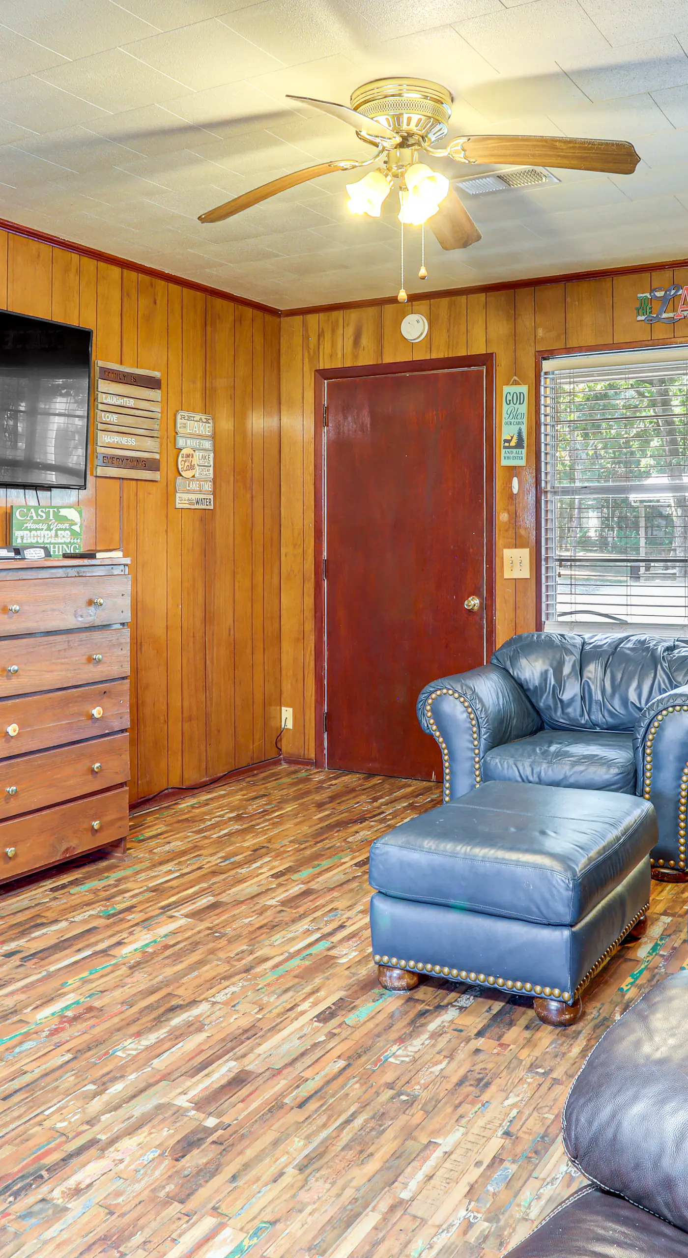Shared Dock & Yard: Greers Ferry Lake Home!